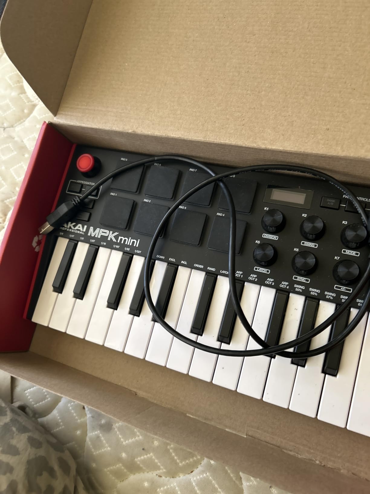 Akai Professional MPK Mini MK3 - 25 Key USB MIDI Keyboard Controller with 8 Backlit Drum Pads, 8 Knobs, and Music Production Software customer photo 1
