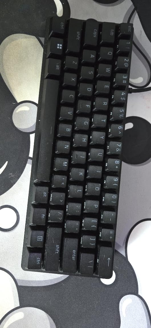 Razer Huntsman Mini 60% Gaming Keyboard: Fast Keyboard Switches - Clicky Optical Switches - Chroma RGB Lighting - PBT Keycaps - Onboard Memory - Snap Tap - White customer photo 1