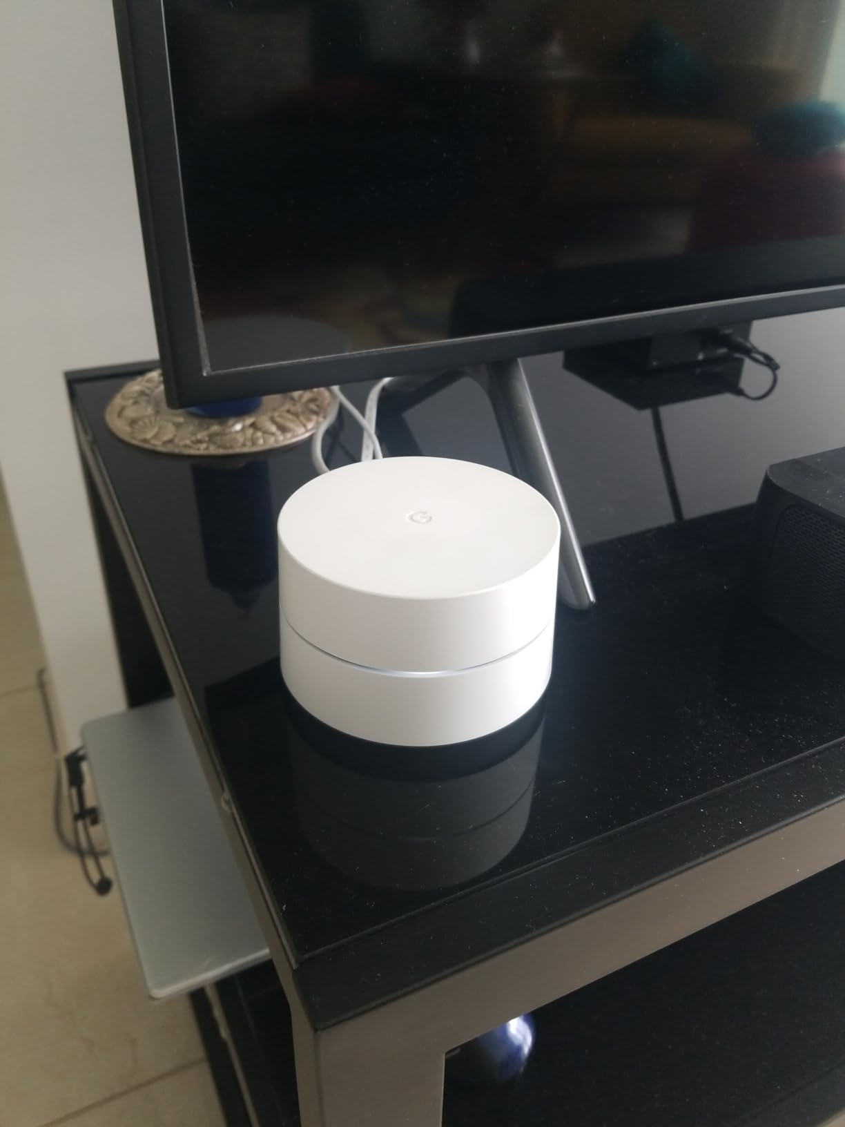 Google Wifi - AC1200 - Mesh WiFi System - Wifi Router - 1500 Sq Ft Coverage - 1 pack customer photo 2
