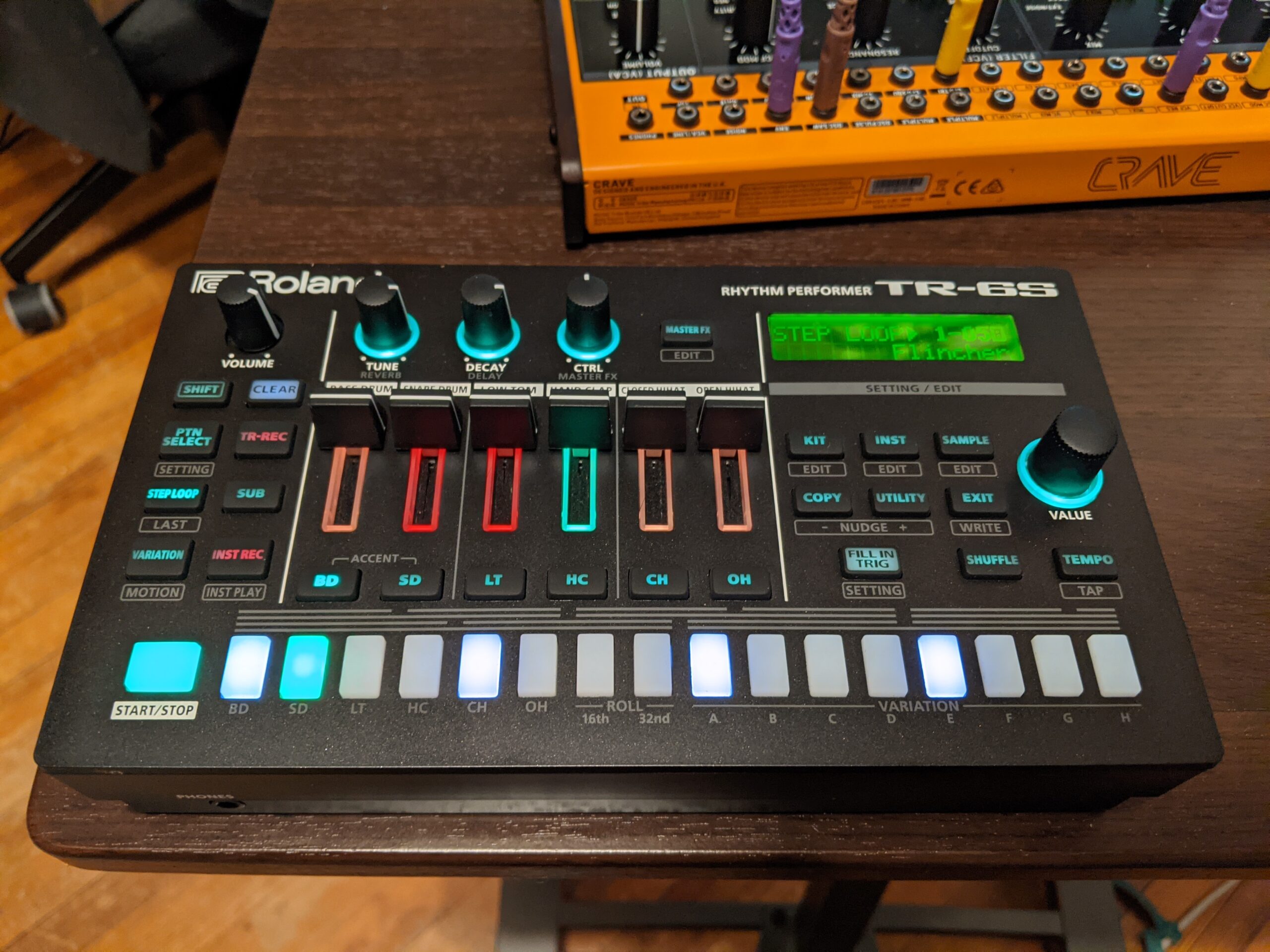 Roland TR-6S Rhythm Performer Compact Drum Machine with Six Tracks customer photo 1