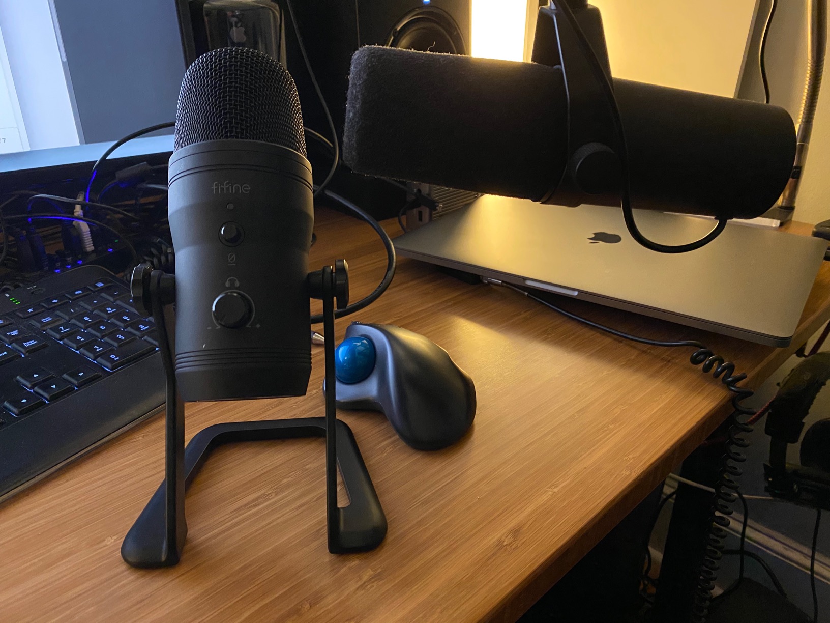 FIFINE USB Studio Recording Microphone Computer Podcast Mic for PC, PS4, Mac with Mute Button & Monitor Headphone Jack, Four Pickup Patterns for Vocals YouTube Streaming Gaming ASMR Zoom-Class (K690) customer photo 2