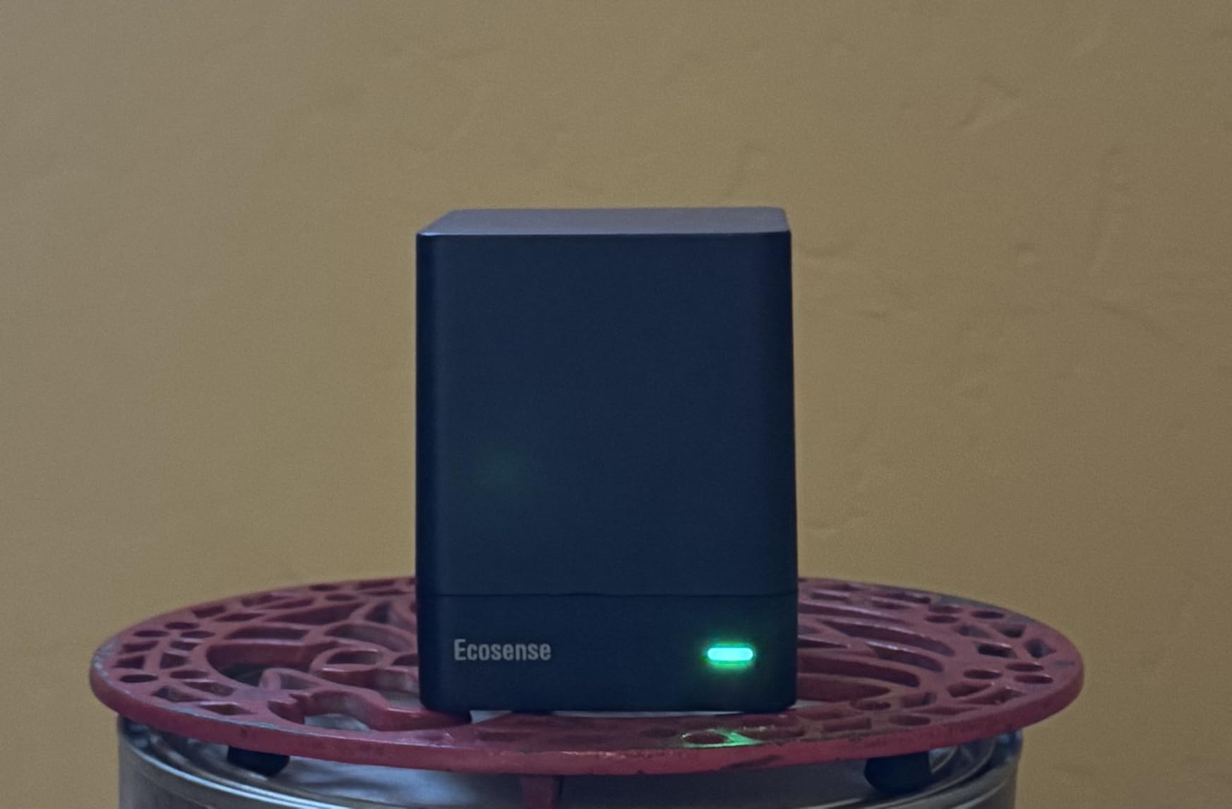 Ecosense EQ100 EcoQube, Digital Radon Detector, Fast Capture of Fluctuating Levels, Short & Long-Term Continuous Monitoring with Trend Charts, Remote Data Access, Only Support 2.4 GHz Networks customer photo 1
