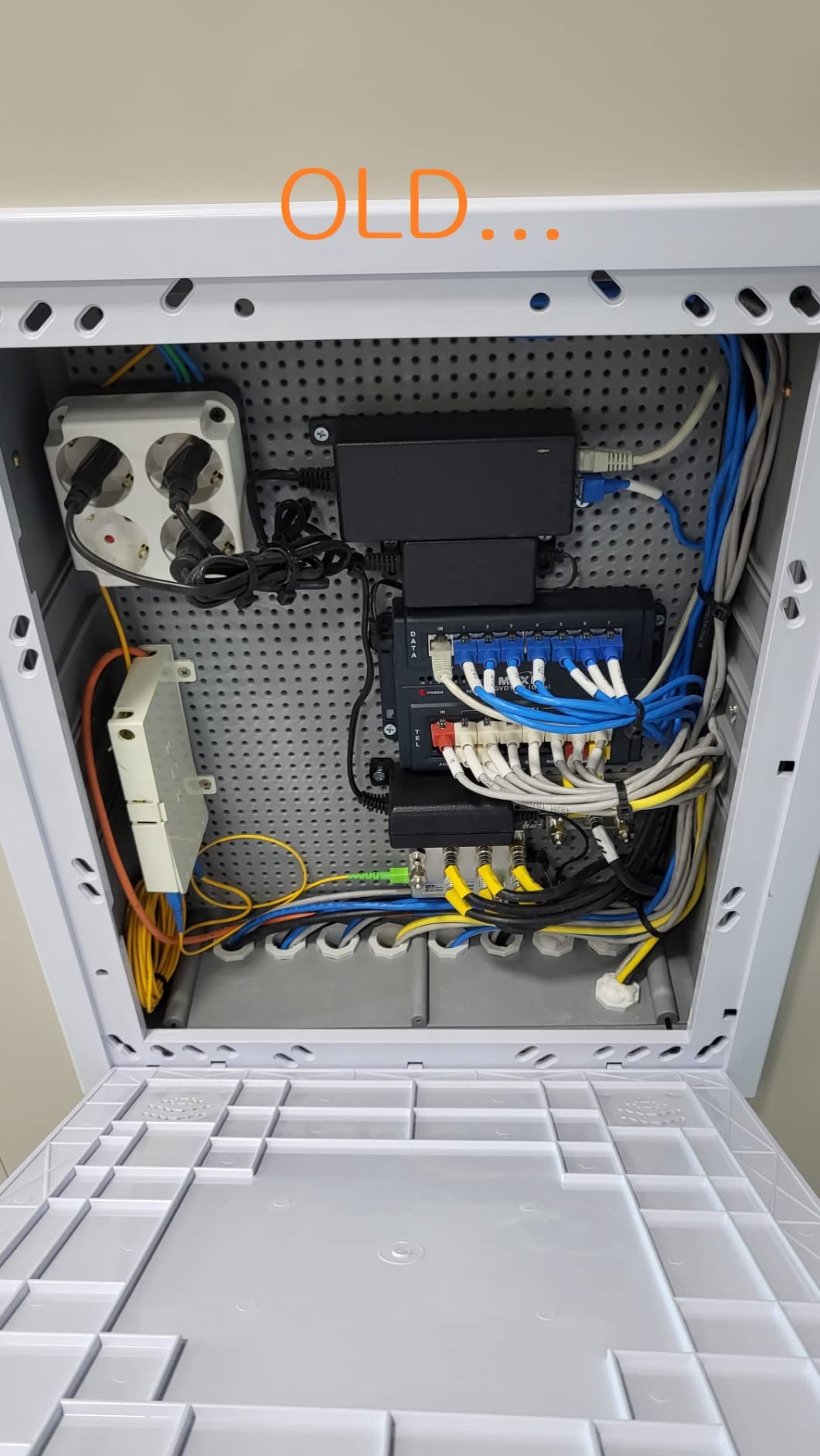 NETGEAR 8 Port PoE Gigabit Ethernet Easy Smart Managed Essentials Switch (GS308EP) - with 8 x PoE+ @ 62W, Desktop or Wall Mount customer photo 2