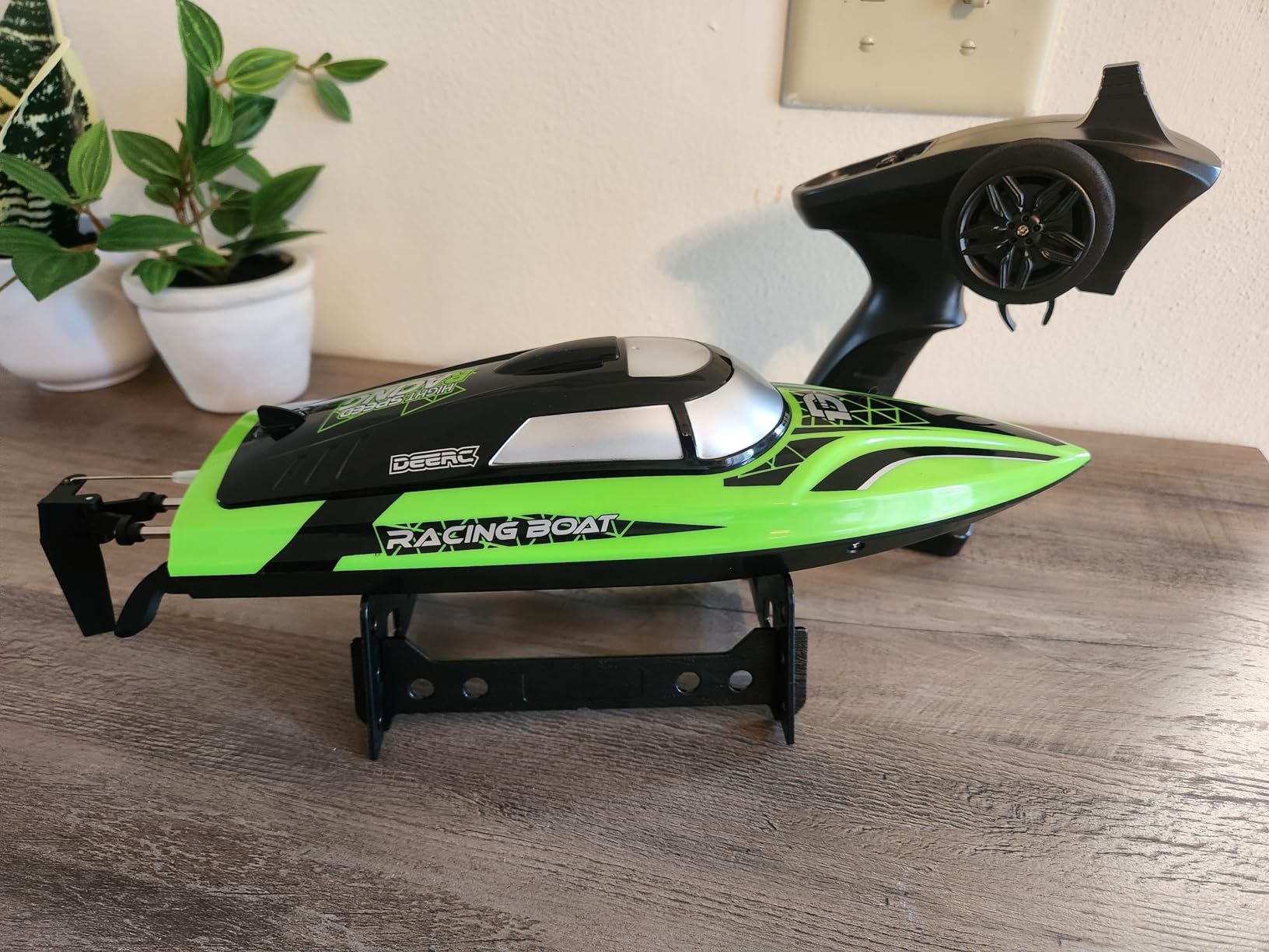 DEERC RC Boat with LED Light, 30+ Mins, Self Righting Remote Control Boat for Pools & Lakes, 20+ MPH, 2.4GHz Racing Boats, 2 Battery, Pool Toys for Kids, Radio Controlled Watercraft customer photo 2