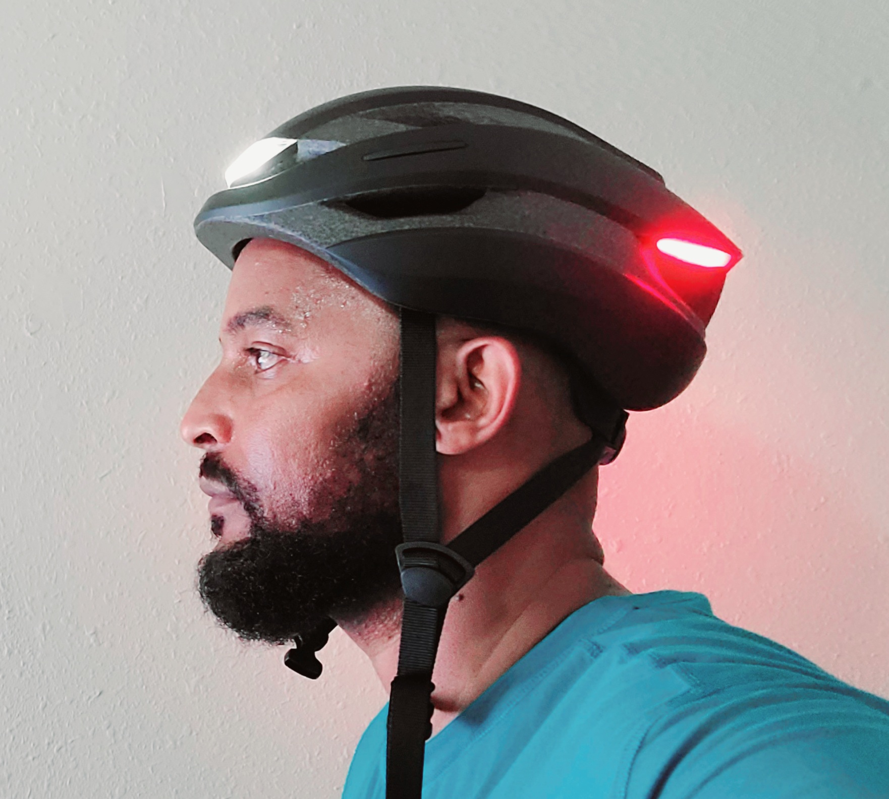 Lumos Ultra Smart Bike Helmet | Customizable Front and Back LED Lights with Turn Signals customer photo 1