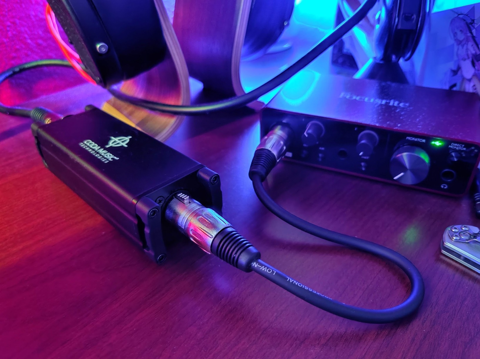 Coda MB-1 Microphone Preamp Mic Gain Booster - 48V Phantom Power, 25db Gain Ultra-Clean Dynamic Mic Preamplifier for Studio or Home Recording, Vocal, Livestream, Broadcast, or Podcast customer photo 2