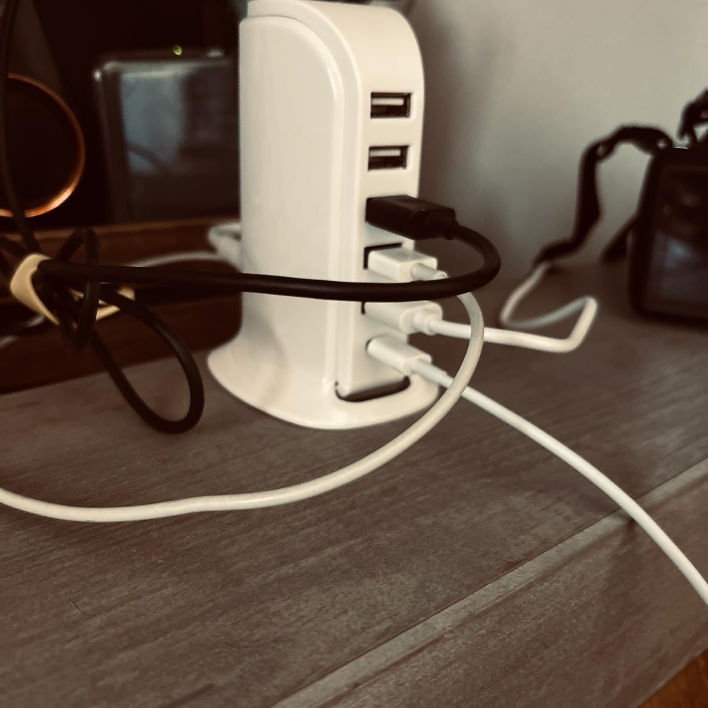 Charging Station for Multiple Devices 40W Upoy, Wall Charger Block 5 USB Ports (Shared 6A), USB Charging Hub Smart IC, Charger Tower with Type-C 3A for iPhone iPad Tablets Smartphones, Home Office Use customer photo 1