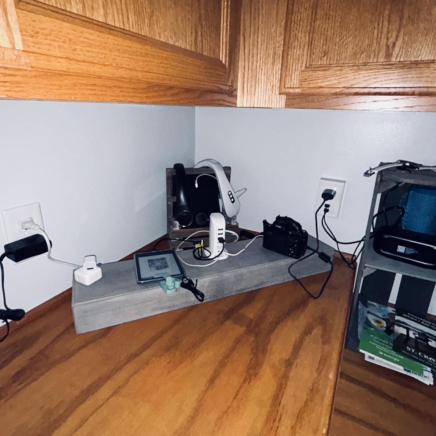 Charging Station for Multiple Devices 40W Upoy, Wall Charger Block 5 USB Ports (Shared 6A), USB Charging Hub Smart IC, Charger Tower with Type-C 3A for iPhone iPad Tablets Smartphones, Home Office Use customer photo 2