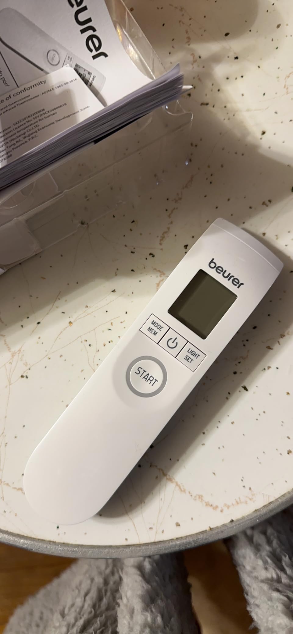 Beurer Bluetooth Non-Contact Thermometer, Forehead, Object, Room Temperature, High Accuracy, XL Blue Illuminated Display, 60 Memory Spaces, FT95 customer photo 2