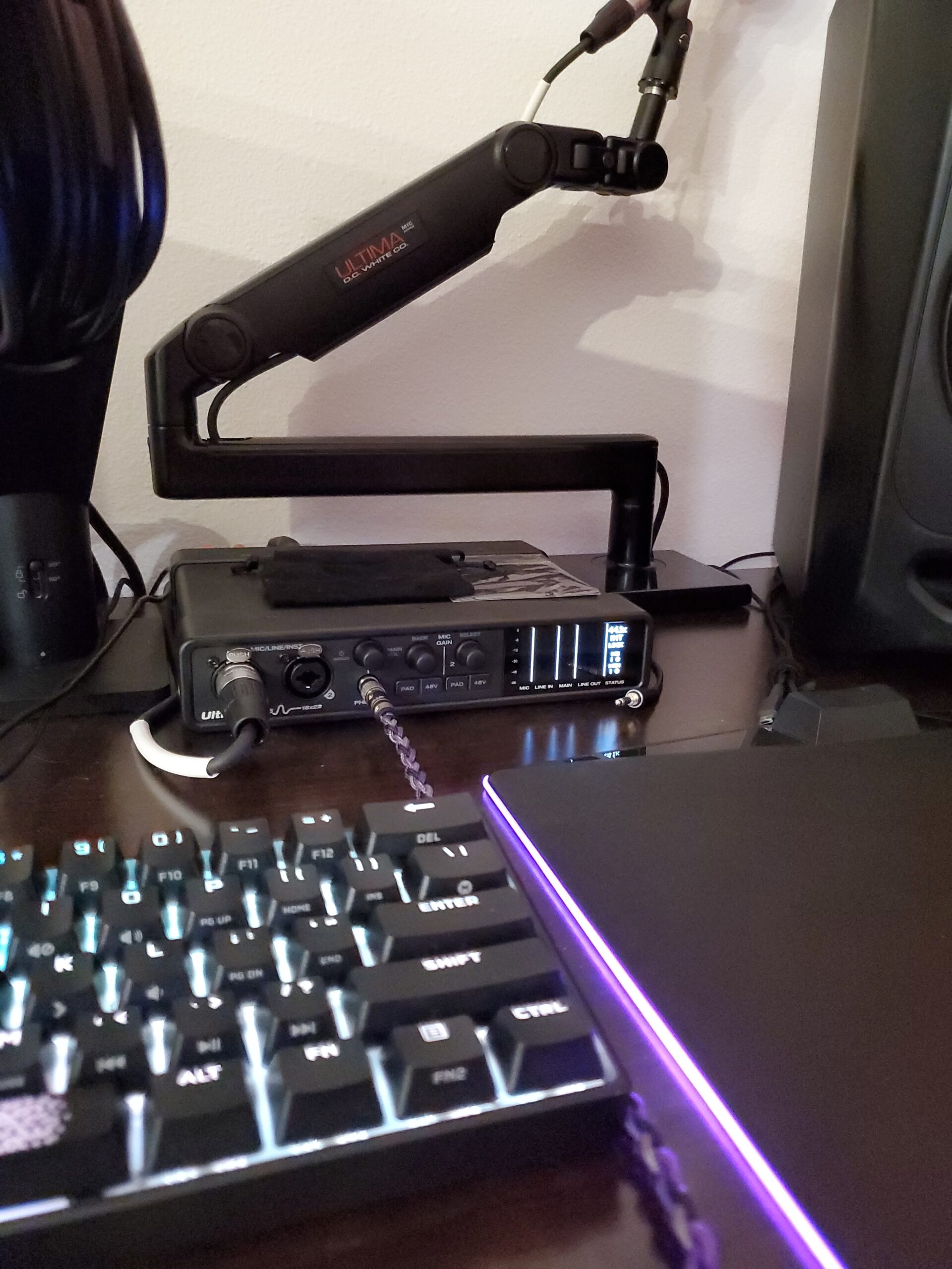 MOTU UltraLite-mk5 18x22 USB Audio Interface 3 for Mac, Windows and iOS with mixing and effects customer photo 2