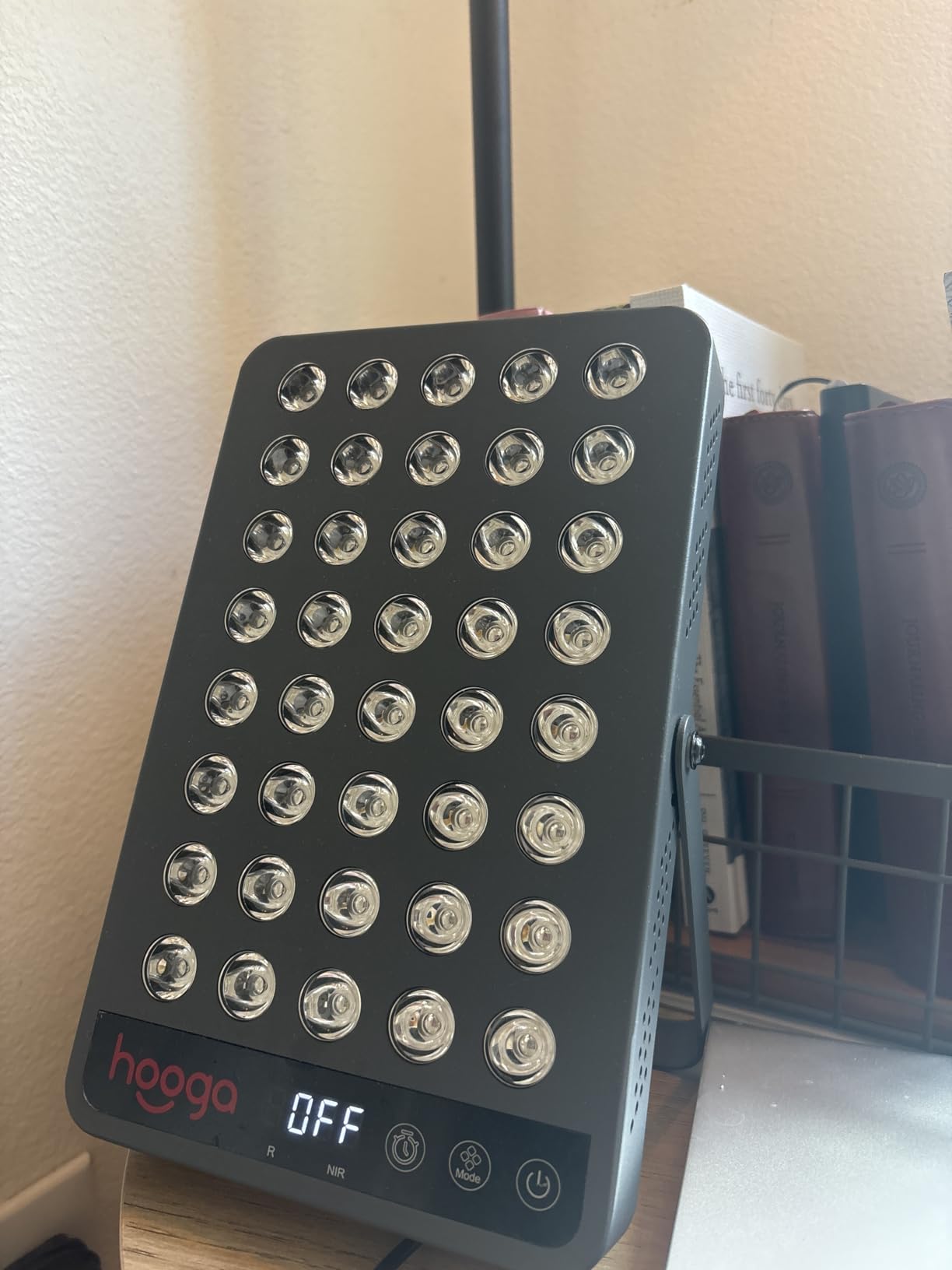 Hooga Red Light Therapy Panel Device - 660nm Red & 850nm Near Infrared Light Therapy, LED Light Therapy Lamp for Face & Body, 40 LEDs, Timer, Adjustable Stand - HG200 customer photo 2