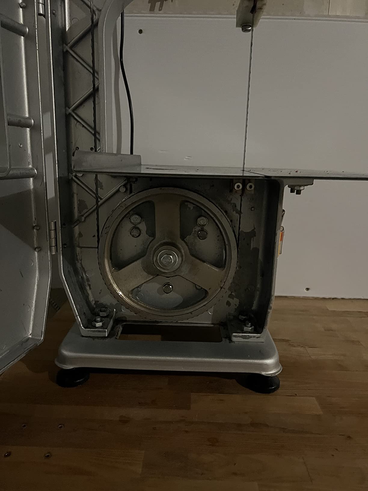 1500W Electric Bone Saw Machine, 0.8-5.9 Inch Cutting Thickness, 2.6HP Frozen Meat Cutter 110V Commercial Bandsaw Machine, 20x15in Table Sawing for Chicken Fish Trotter Beef, Equipped with 6 Saw Blades customer photo 2
