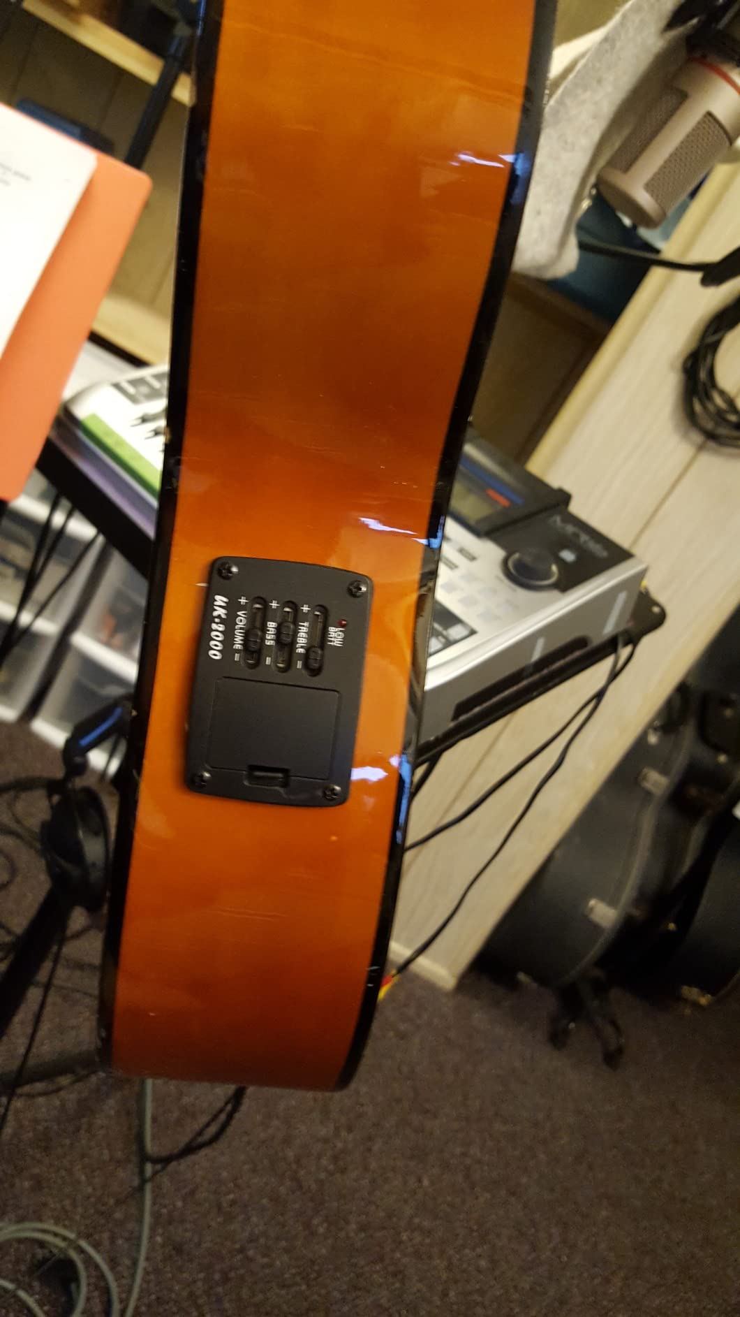 Jiayouy UK-2000 2-Band EQ Equalizer Ukulele Piezo Pickup Preamp Tuner System 1 Set customer photo 2