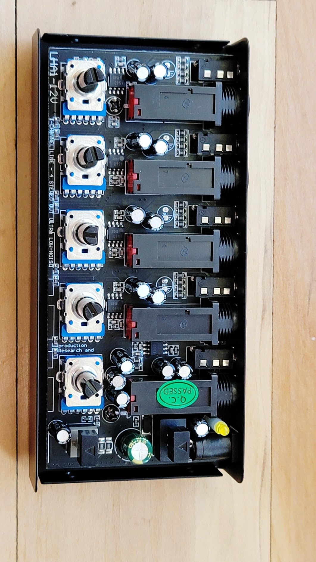 LZSIG Headphone Amplifier 4 Channel, Metal Stereo Audio Amplifier with Bass Boost, Mini Earphone Splitter with Power Adapter, 1/4