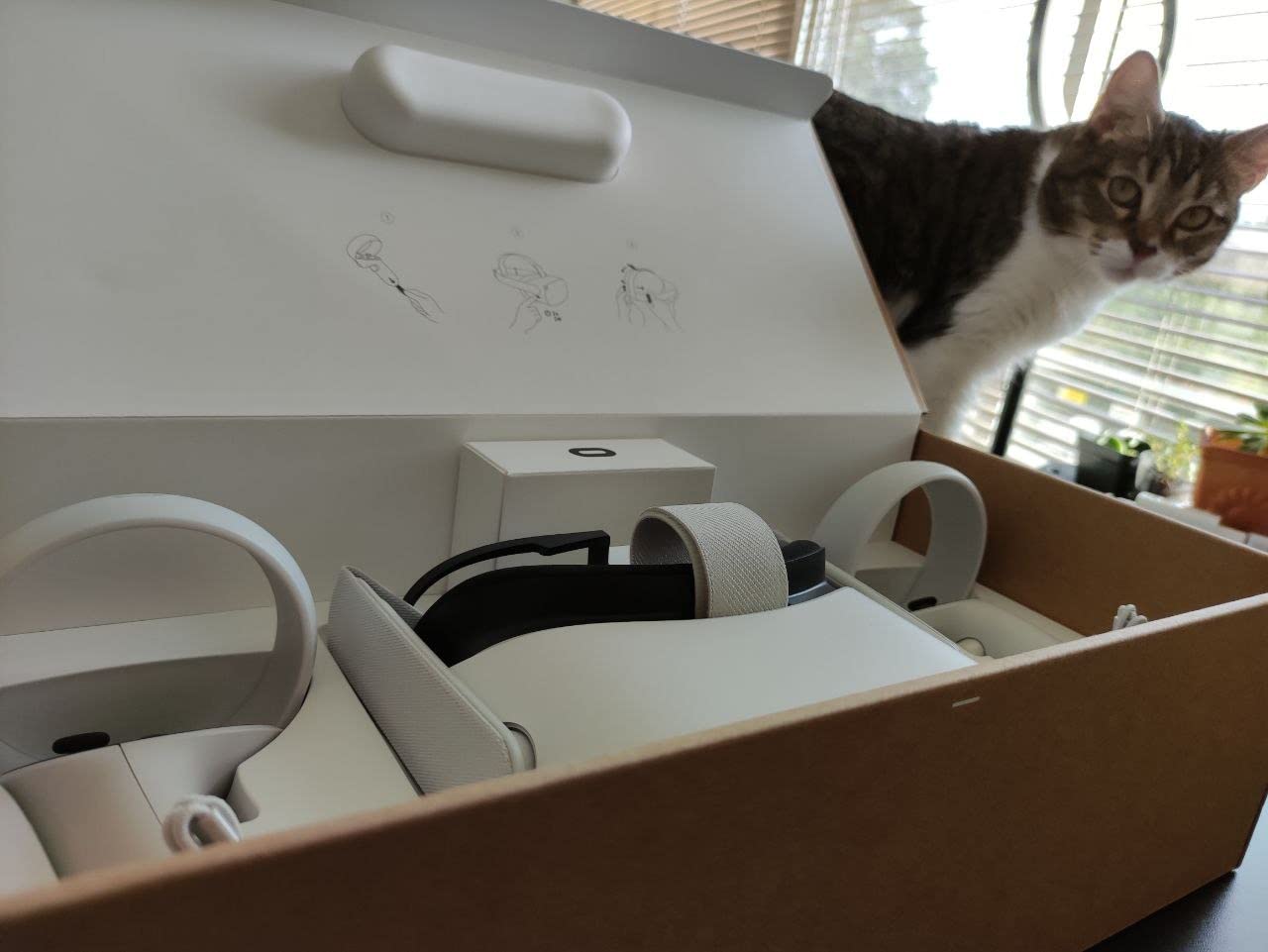 Meta Quest 2 - Advanced All-In-One Virtual Reality Headset - 128 GB customer photo 2