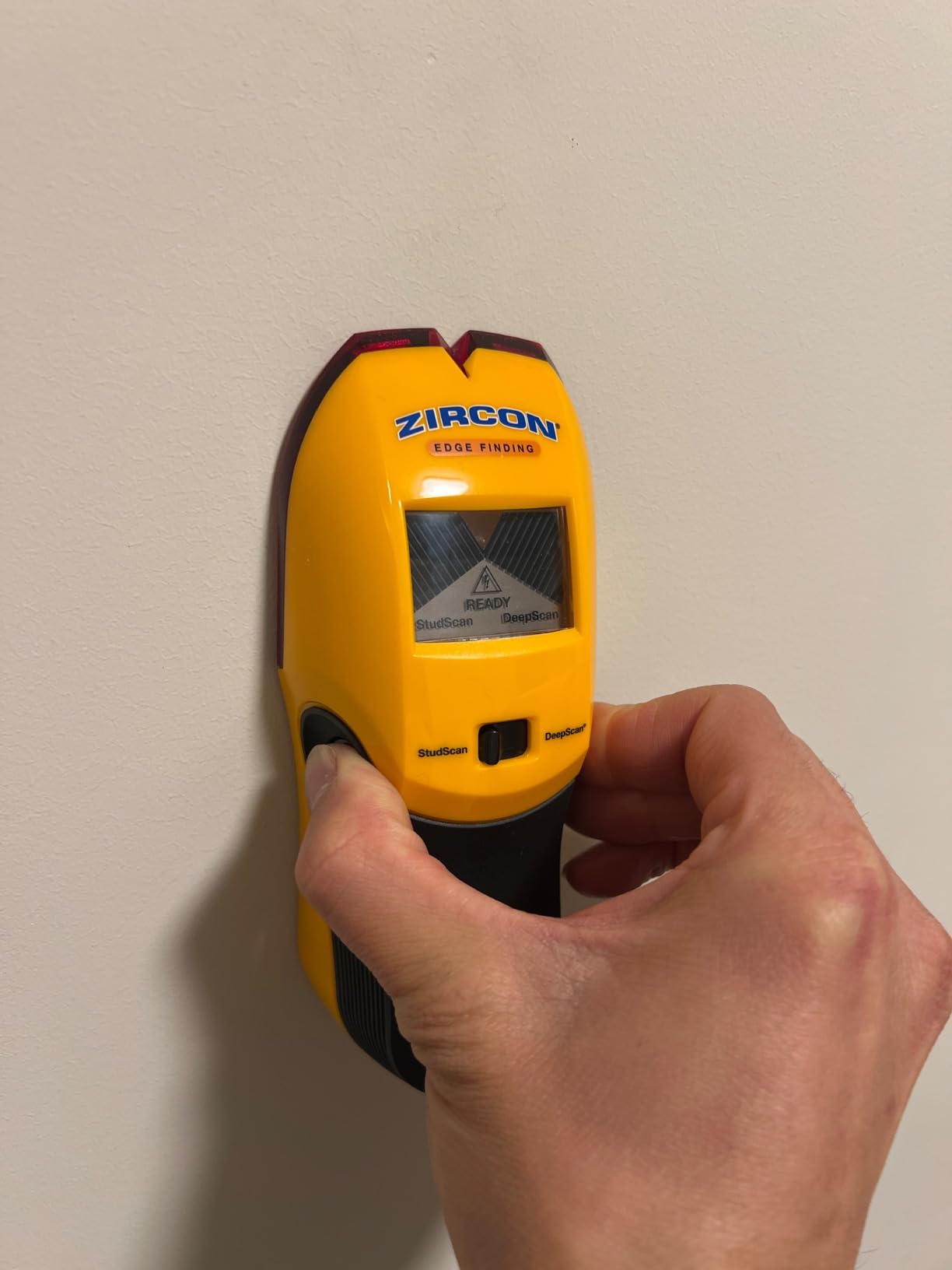 Zircon StudSensor A100 Stud Finder and Wall Scanner - Edge Locating Stud Detector with WireWarning AC Detection - Easy-to-Read Display and Ergonomic Grip for Home and Professional Use customer photo 1