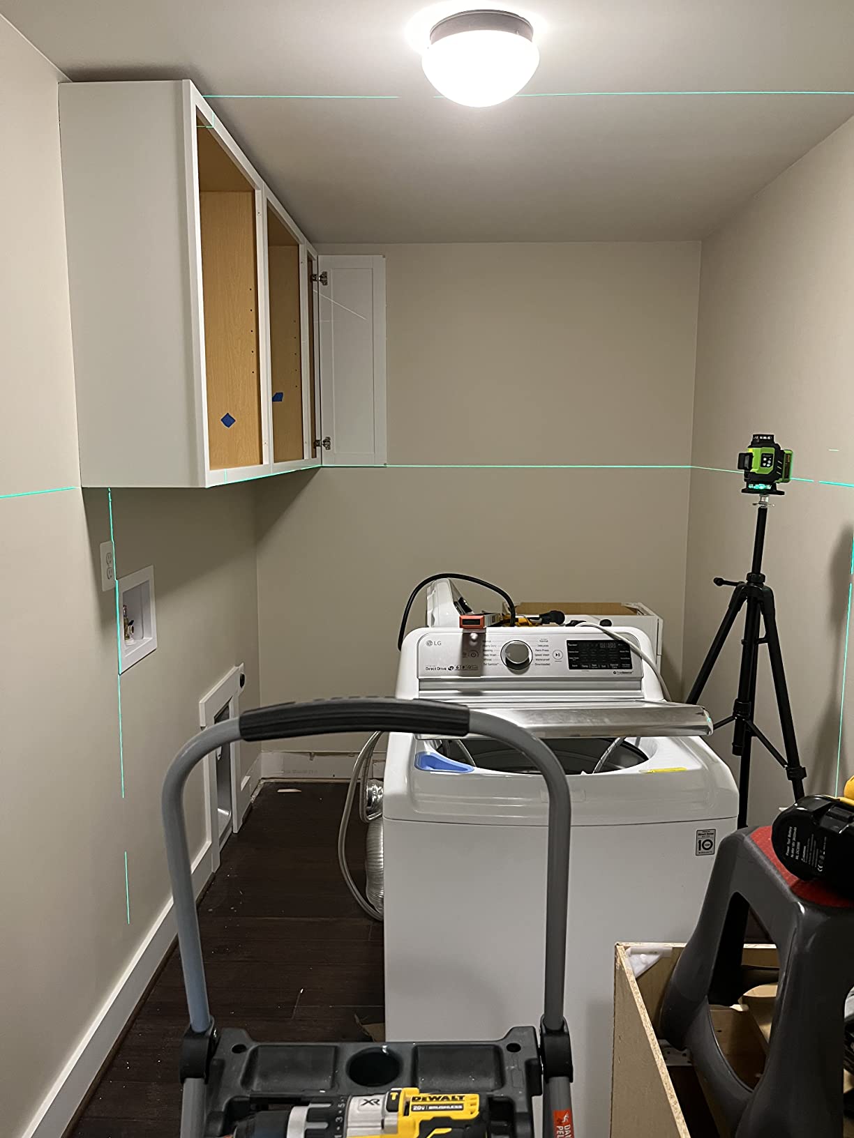 Huepar Laser Level 360 Self Leveling, Rechargeable Green Laser 4x360° Cross Line Lazer Leveler 4D Level Laser Tool for Construction with Two Li-ion Batteries, Magnetic Bracket &Hard Carry Case -LS04CG customer photo 2
