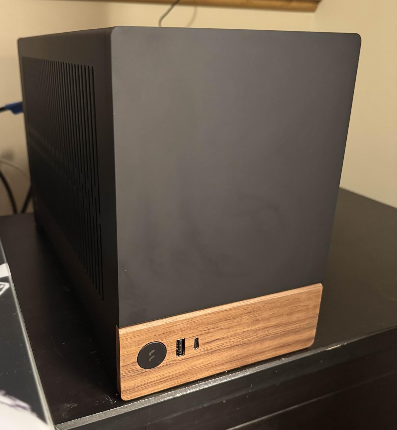 Fractal Design Terra Jade - Wood Walnut Front Panel - Small Form Factor - Mini ITX Gaming case - PCIe 4.0 Riser Cable - USB Type-C - Anodized Aluminum Panels customer photo 1