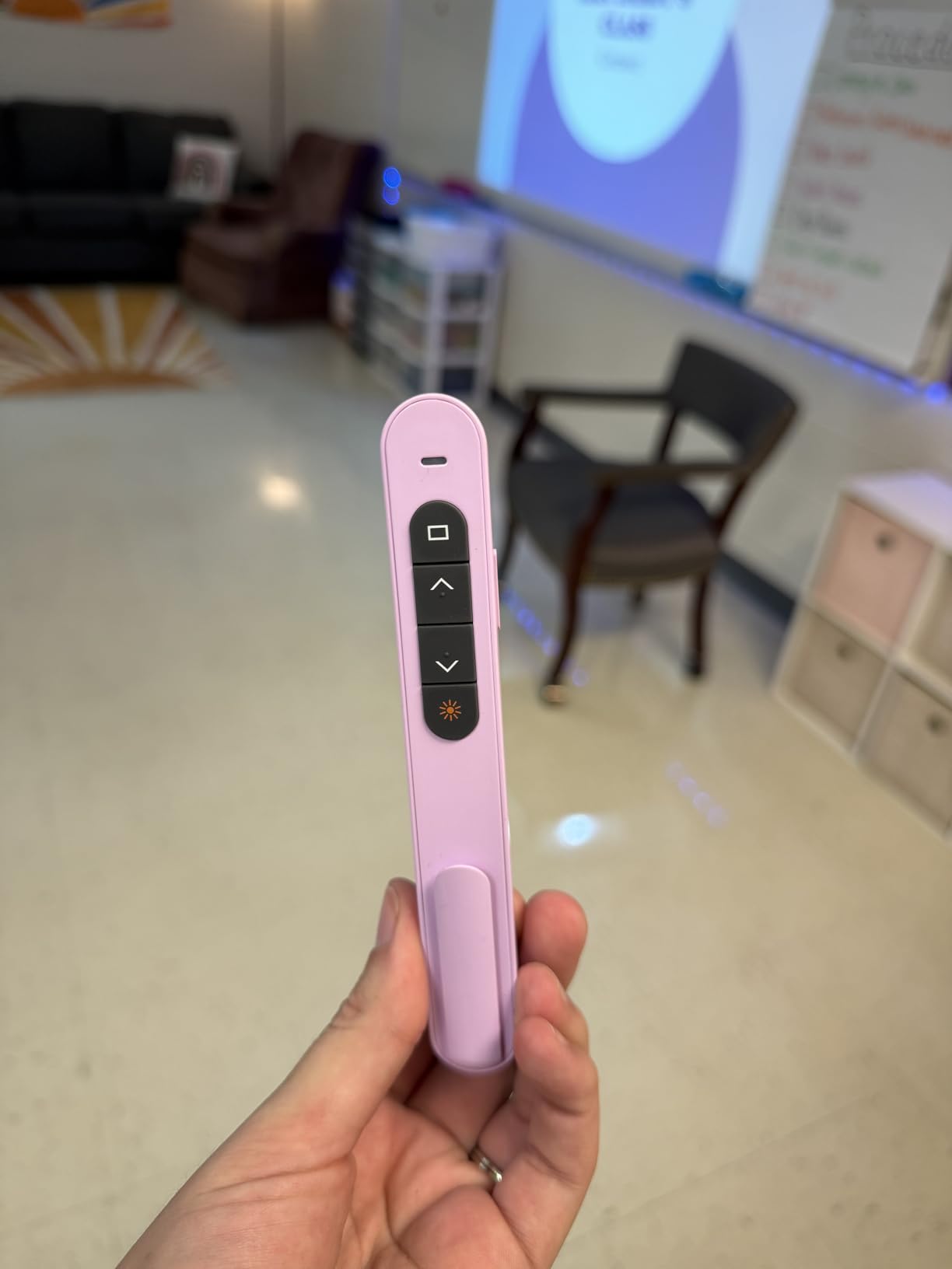 QUI Presentation Clicker for PowerPoint, RF 2.4GHz USB Wireless Presenter Remote with Volume Control, PowerPoint Clicker Slide Advancer for Mac, Windows, Laptop, Keynote customer photo 2