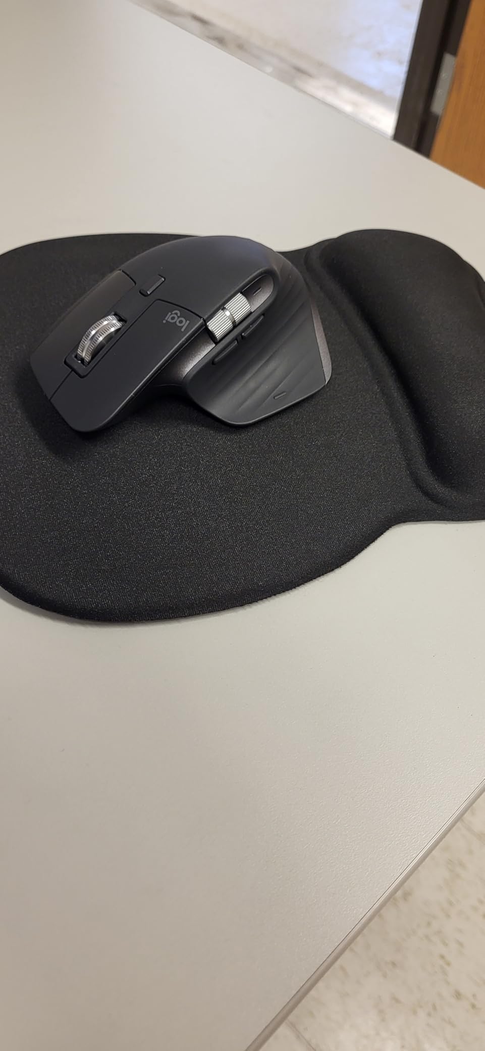 Logitech MX Master 3S Wireless Mouse Standard Edition with Logi Bolt USB Receiver, Ultra-Fast Scrolling, Ergo, 8K DPI, Track on Glass, Quiet Clicks, USB-C, Bluetooth, Windows, Linux, Chrome - Graphite customer photo 1