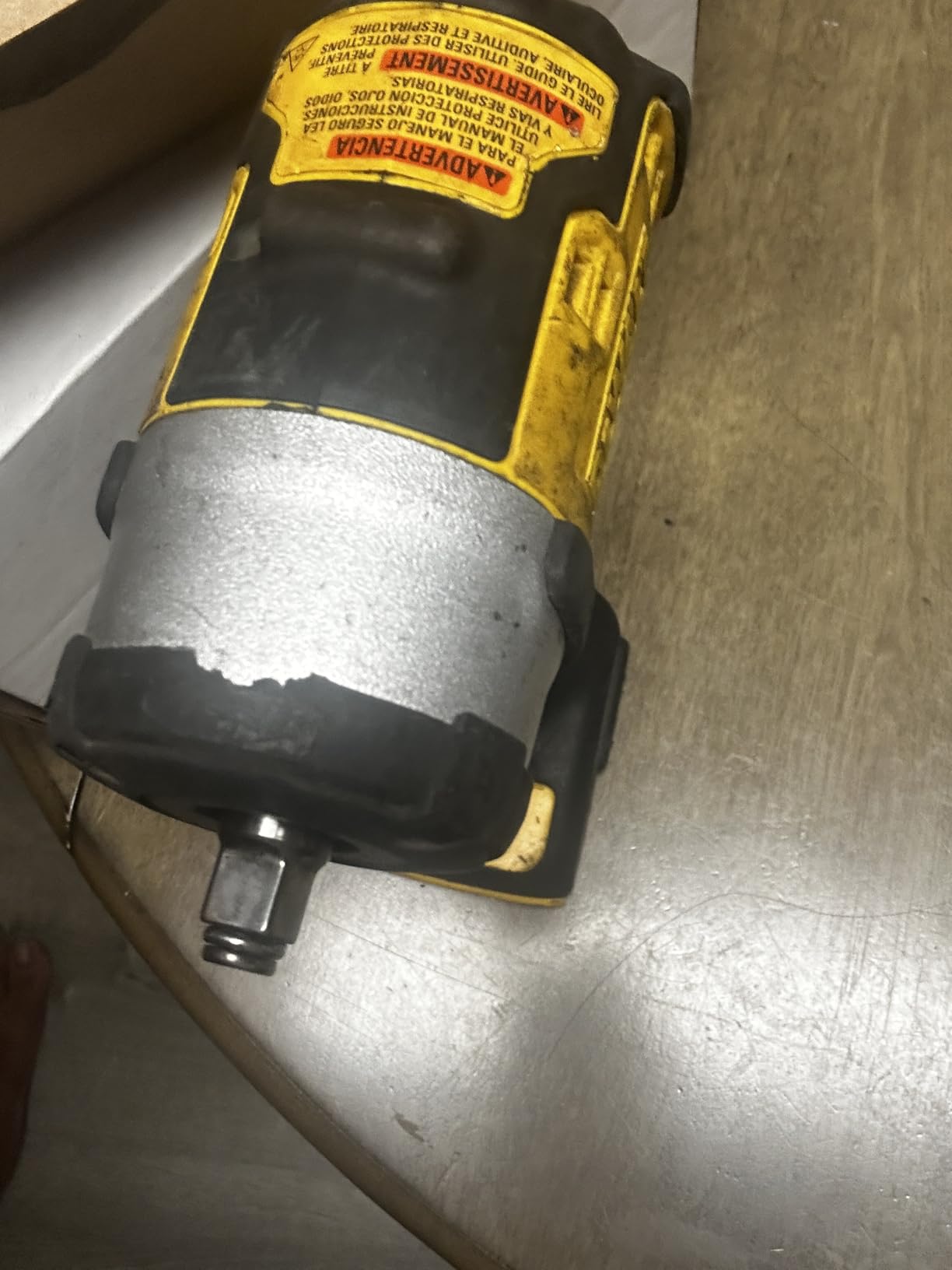 DEWALT DCF913B 20V MAX* 3/8 in. Cordless Impact Wrench with Hog Ring Anvil (Tool Only) customer photo 1
