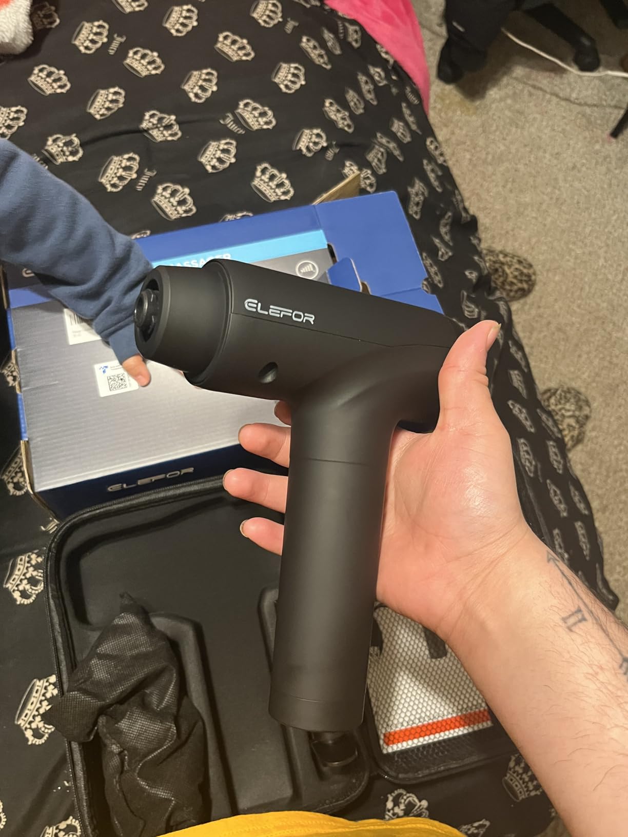 Elefor Massage Gun Deep Tissue,Percussion Back Massager Gun for Athletes Muscle Massage Gun for Pain Relief with 8 Massage Heads & 20 Speeds (Matte Black) customer photo 1