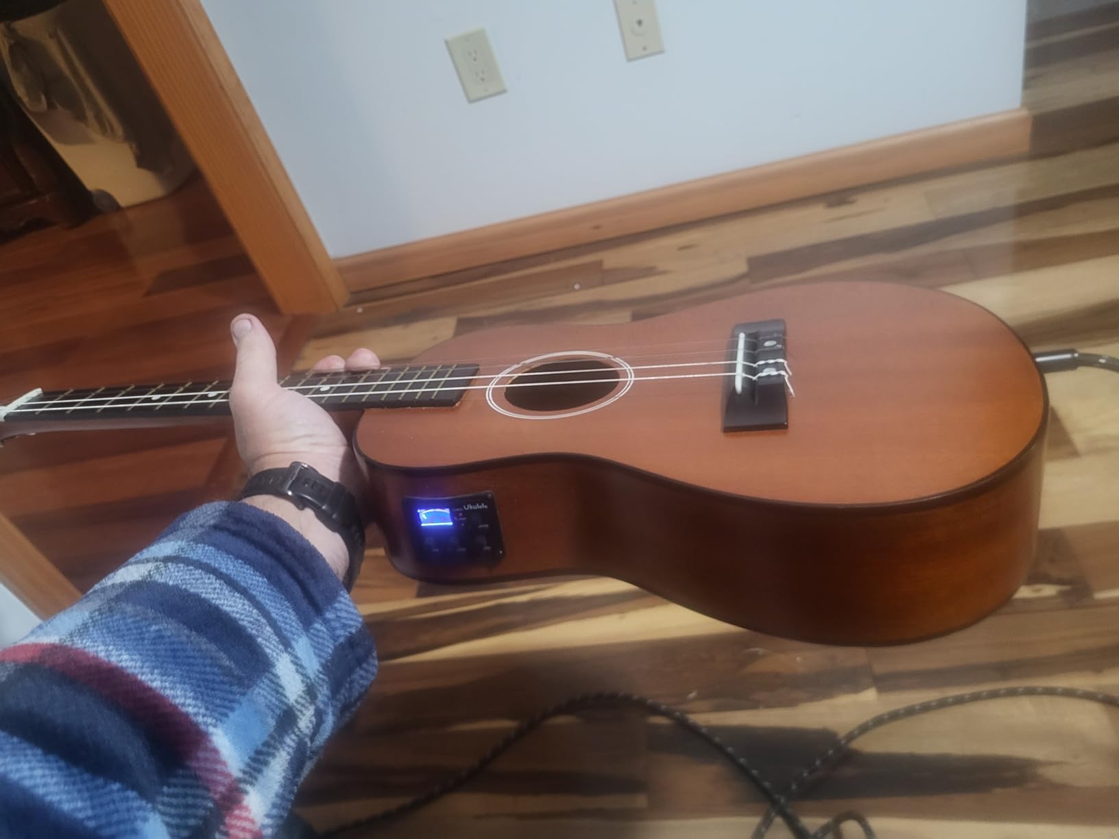 Jiayouy 1 Set 3-Band EQ Piezo Pickup Ukulele Preamp Amplifier Equalizer Tuner System with LCD Display and Volume Control customer photo 2