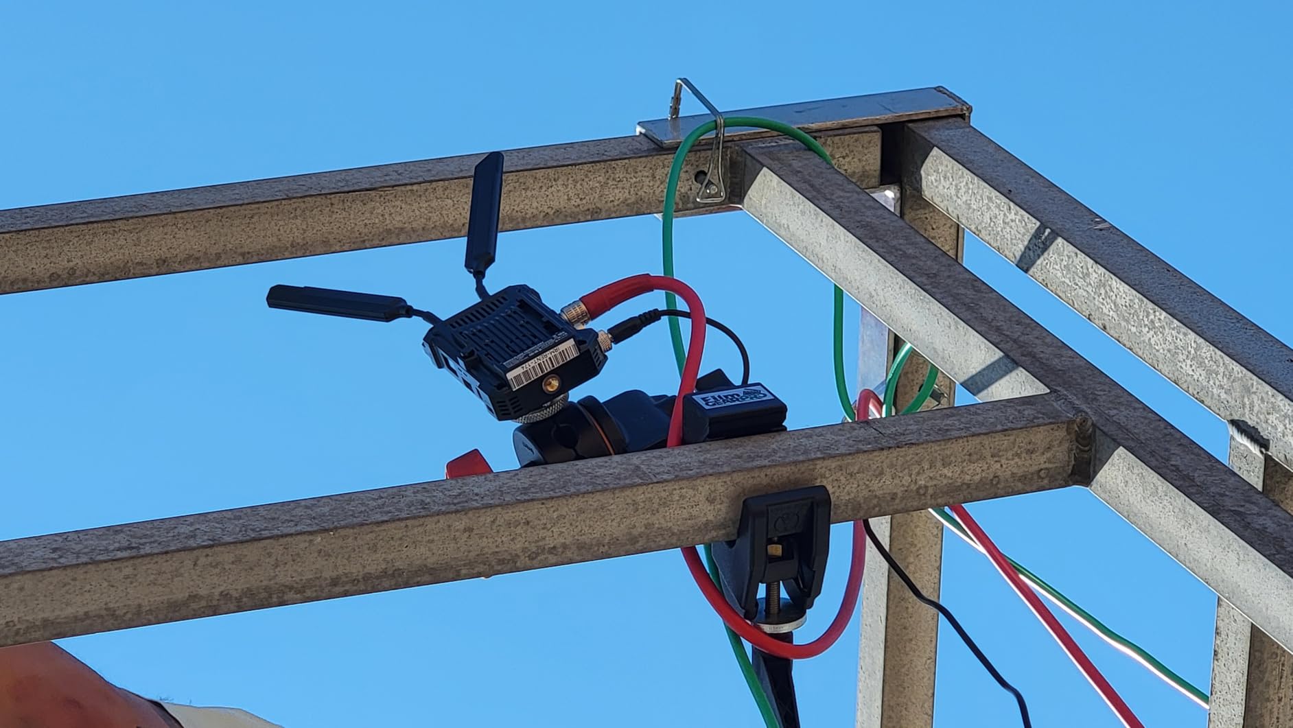 Hollyland Cosmo C1 1000ft Wireless HDMI/SDI Video Transmission System 40ms 1080P 12-20Mbps 5G Image&Audio Transmitter Receiver, Embedded UVC Live Stream Seamless Channel Switch SDI-Loopout customer photo 1