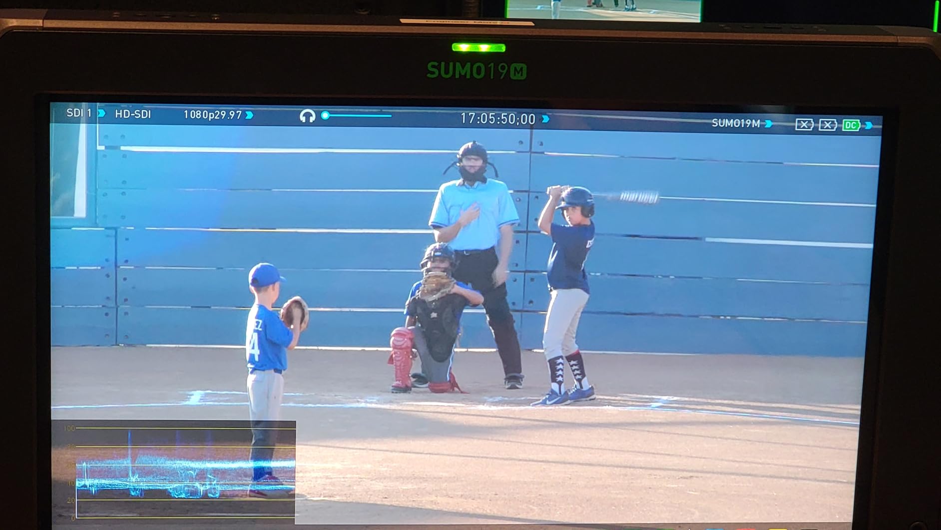 Hollyland Cosmo C1 1000ft Wireless HDMI/SDI Video Transmission System 40ms 1080P 12-20Mbps 5G Image&Audio Transmitter Receiver, Embedded UVC Live Stream Seamless Channel Switch SDI-Loopout customer photo 2