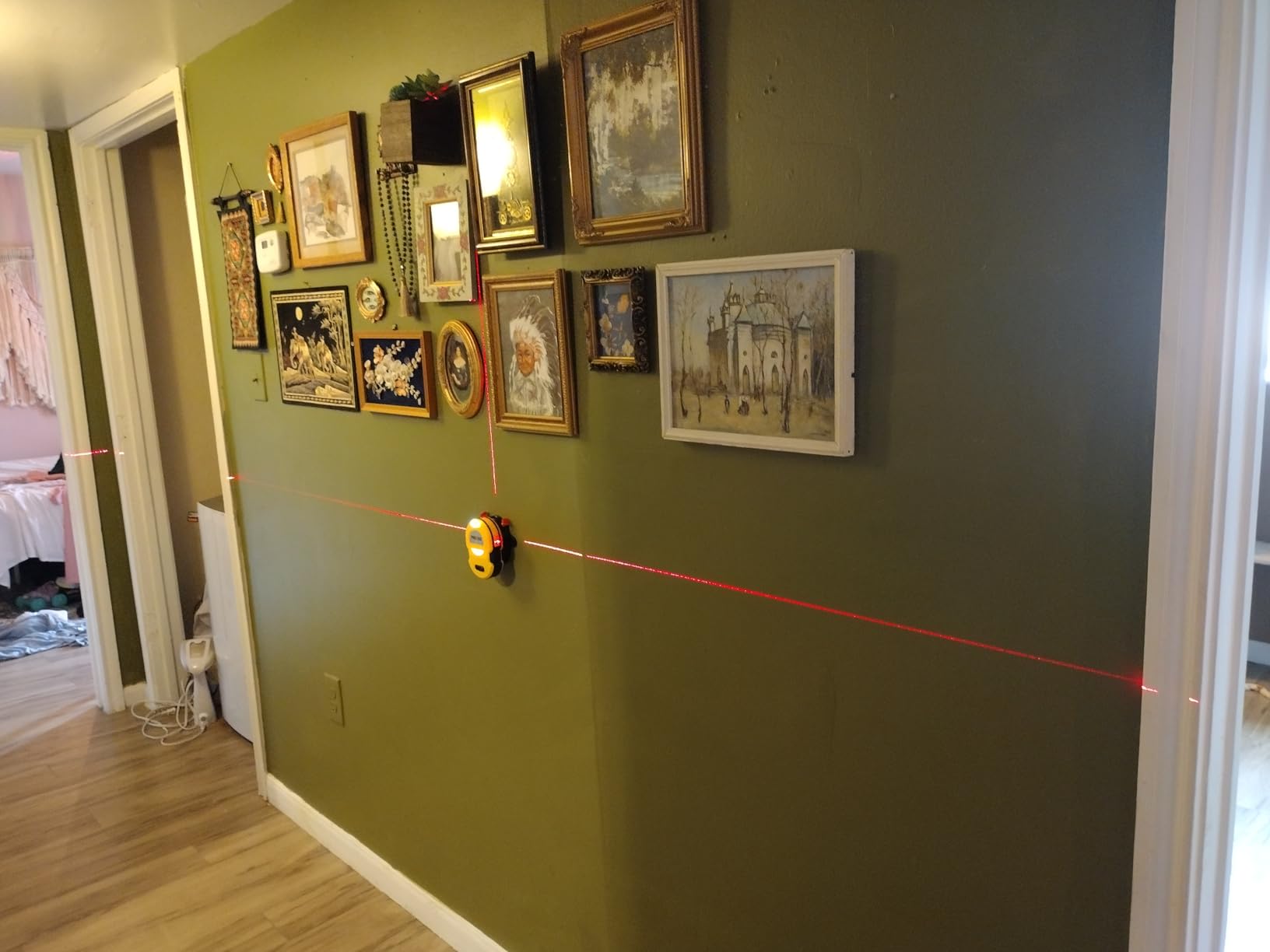 PREXISO Multi Surface Laser Level LED Light Vial, 30Ft Horizontal & Vertical Line Laser with Wall Mount Base, 2 Pins, 10 Sticker, 2 AA Batteries for Hanging Frames & Picture, Construction Wall Writing customer photo 1