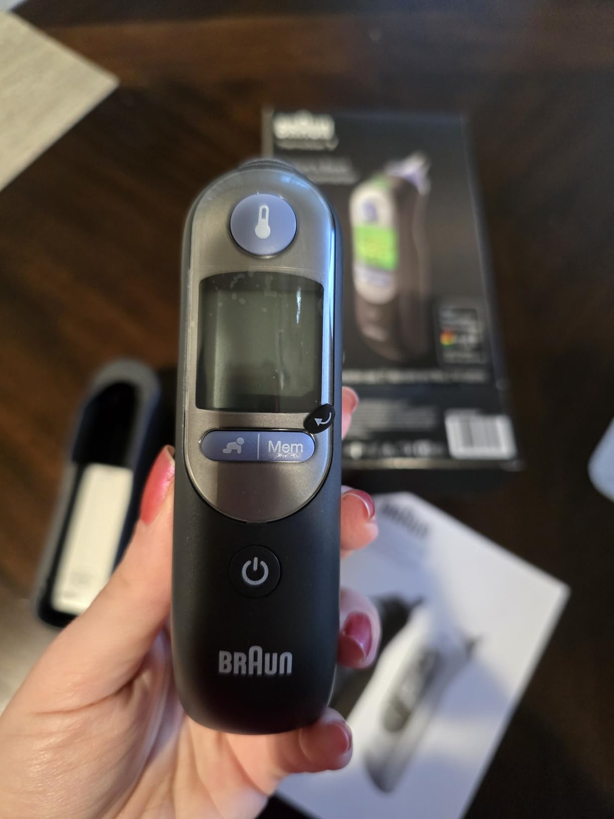 Braun ThermoScan 7+ Connect Digital Ear Thermometer for Kids - Family Care App Compatible, Age Precision Technology, Color-Coded Display customer photo 2