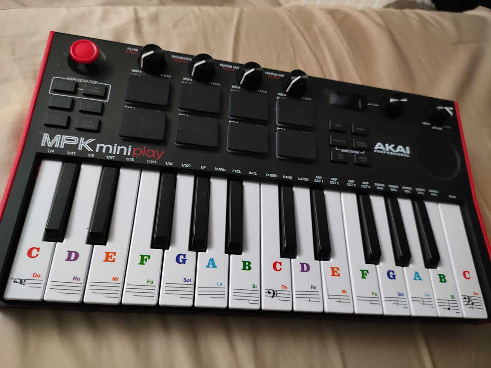 Akai Professional MPK Mini Play MK3 - MIDI Keyboard Controller with Built-in Speaker and Sounds Plus Dynamic Keybed, MPC Pads, Software Suite and Native Instruments Sound Package customer photo 2