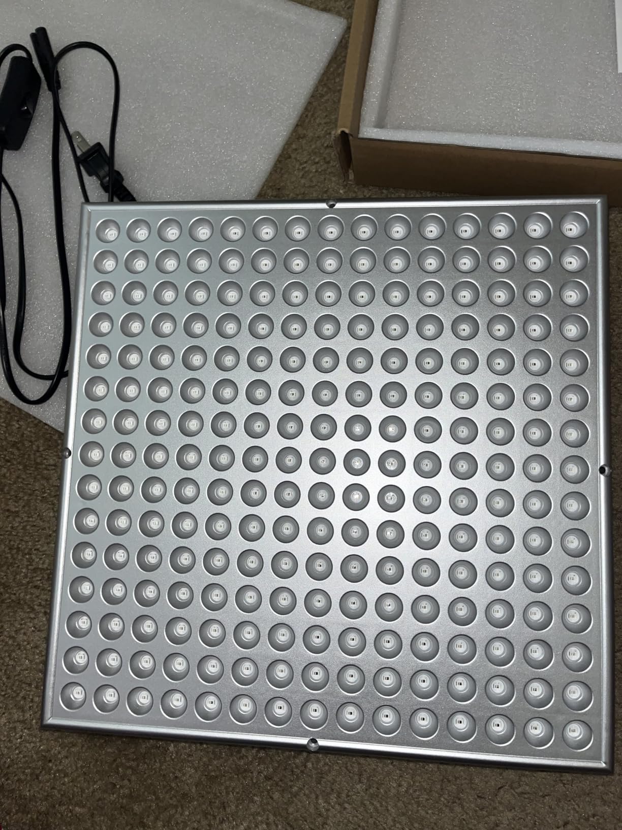 LED-Red-Light-Therapy-Device - 45W LED Panel Deep 660nm and Near-Infrared 850nm Light Combo for Skin Beauty, Pain Relief of Muscles and Joints customer photo 1