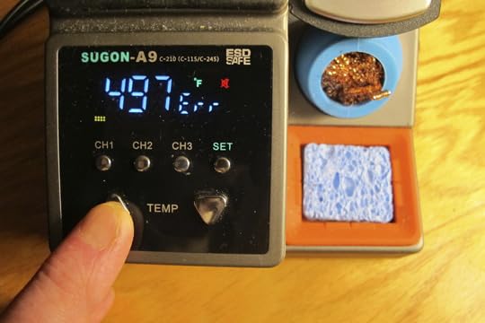 SUGON A9 210 Precision Soldering Station 120W, LCD Display Digital Soldering Iron Kit, 2 Seconds Fast Heating up 716°F, 3 Temperature Storage, 212°F-842°F, °C/°F, ESD, Quick Change Soldering Iron Tips Holder customer photo 2