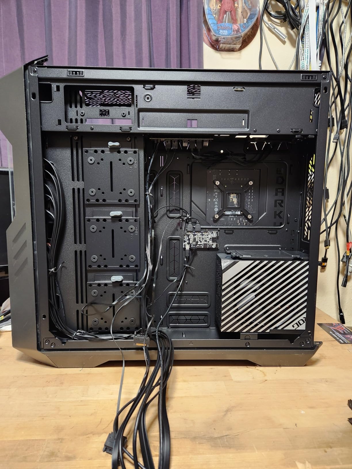 Cooler Master HAF 700 EVO E-ATX High Airflow PC Case, IRIS Customizable LCD, Breathable TG Front Panel, 200mm Sickleflow Fans, USB 3.2 Gen 2 Type C customer photo 2