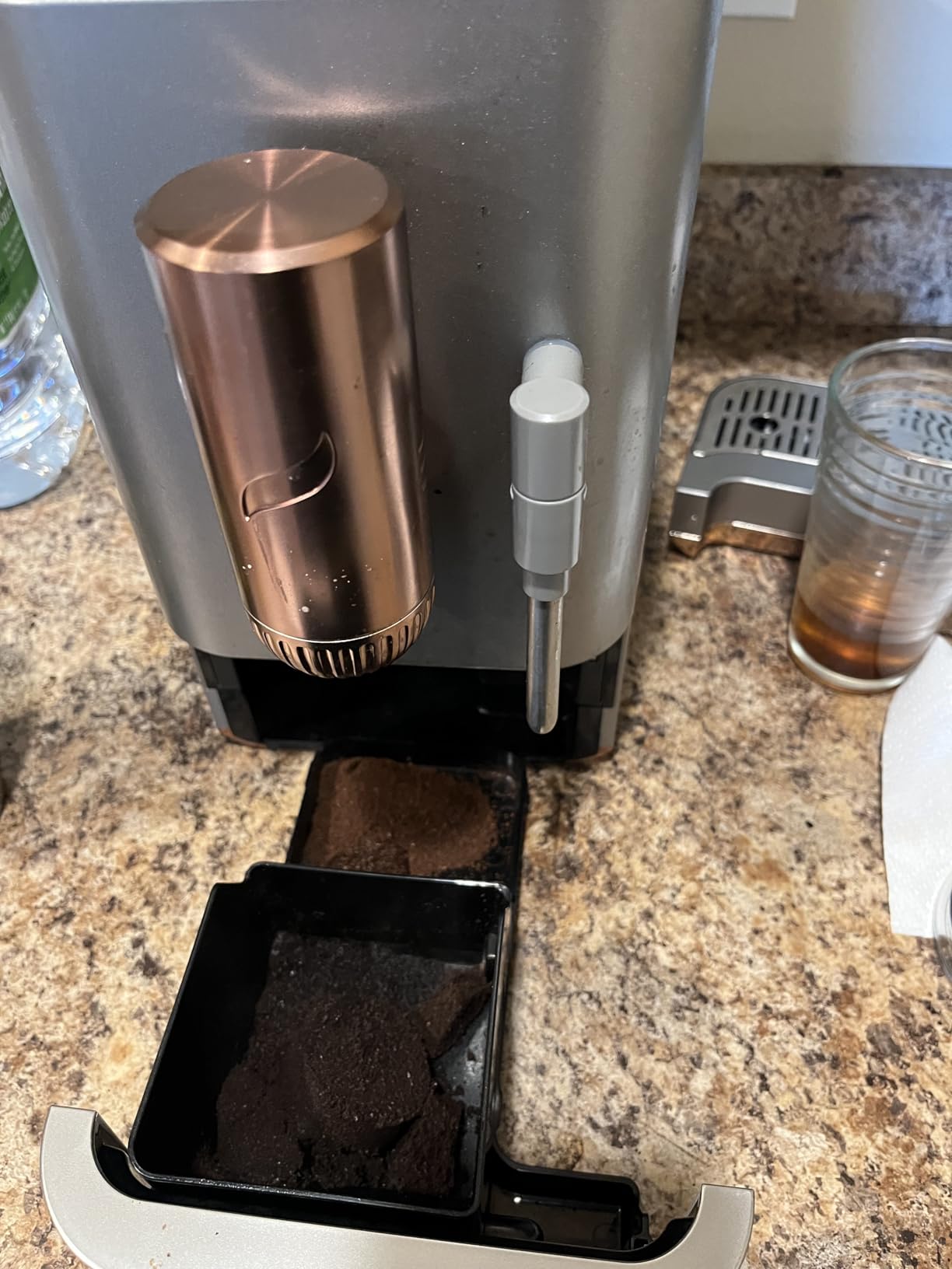 Cafe Affetto Automatic Espresso Machine & Milk Frother with Built In & Adjustable Espresso Bean Grinder, One-Touch Brew in 90 Seconds, Wifi & Smart Connected, Removable 1.2L Water Tank, Matte White customer photo 2