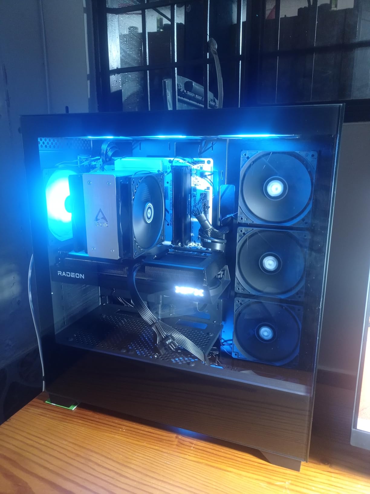 ARCTIC Freezer 36 - Single-Tower CPU Cooler with Push-Pull, Two Pressure-optimised 120 mm P Fans, Fluid Dynamic Bearing, 200-1800 RPM, 4 Heatpipes, incl. MX-6 Thermal Compound customer photo 1