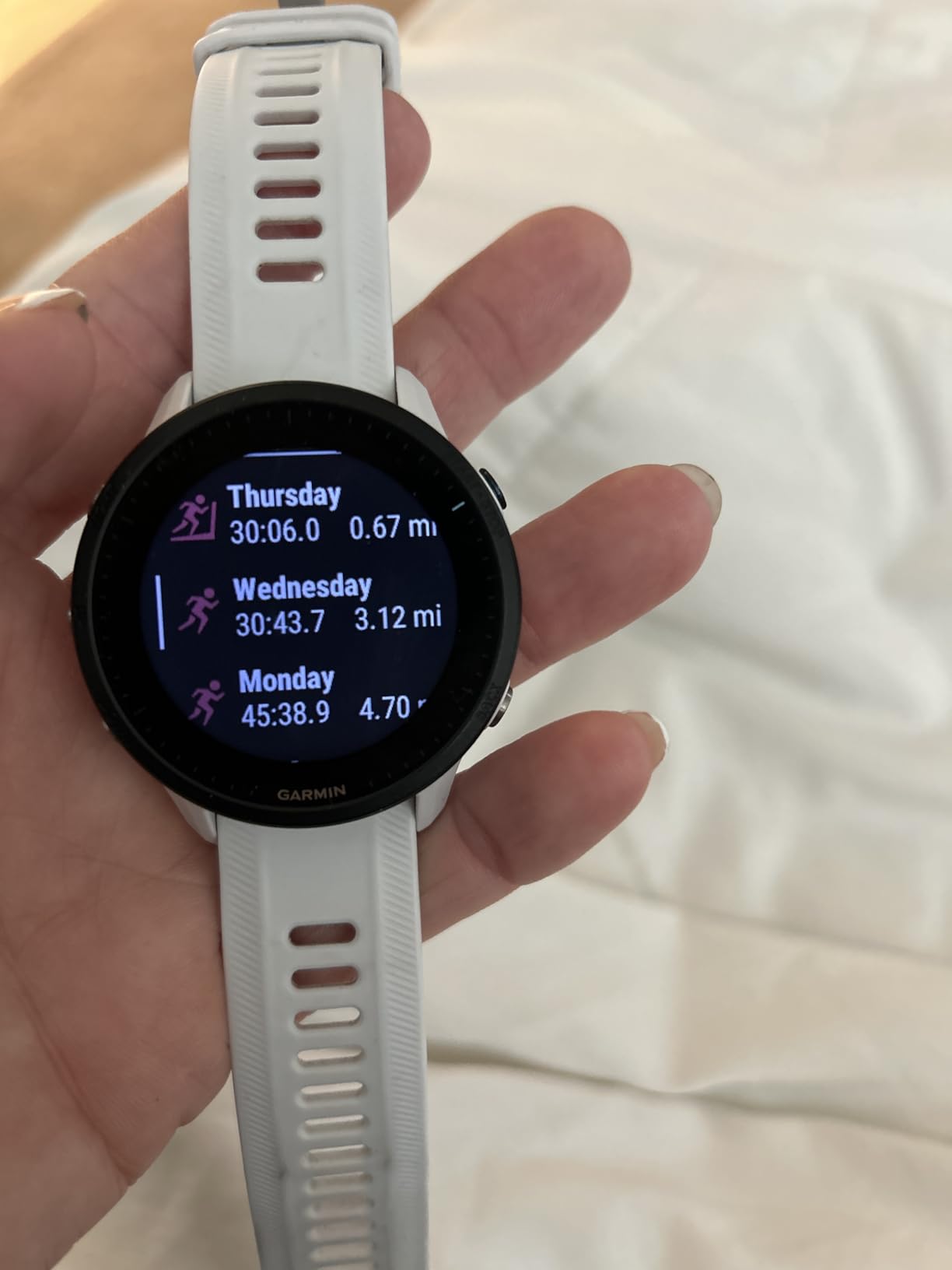 Garmin Forerunner 955, GPS Running Smartwatch, Tailored to Triathletes, Long-Lasting Battery, Whitestone customer photo 1