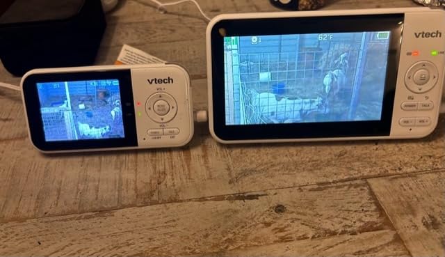 VTech VM924 No WiFi Remote Pan-Tilt-Zoom Video Baby Monitor - 5 inch LCD Screen, Up to 17Hrs Video/31Hrs Audio Battery, 1000ft Range, Night Vision, Soothing Sounds, Temperature Sensor customer photo 1