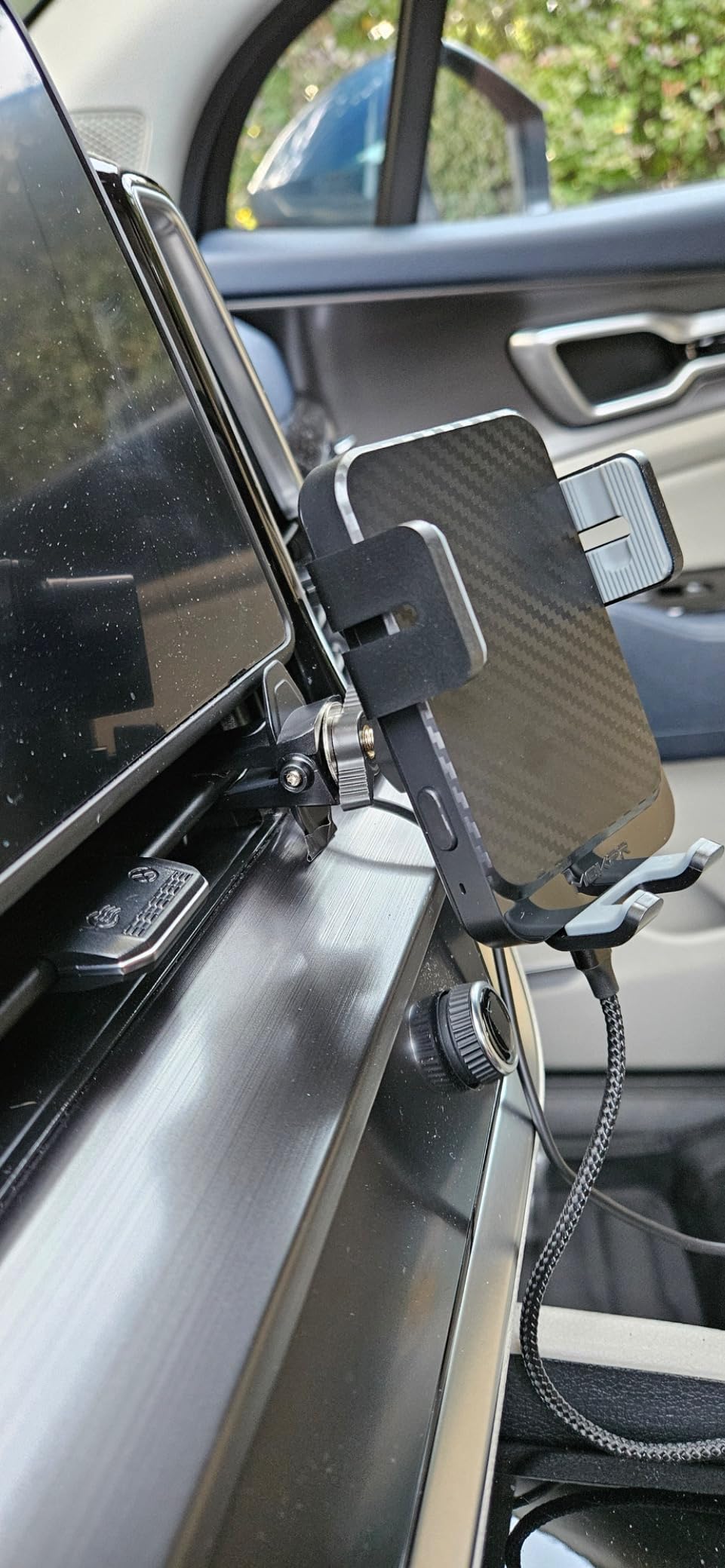 Wireless Car Charger, MOKPR 15W Fast Charging Auto-Clamping Car Charger Phone Mount Air Vent Cell Phone Holder Compatible iPhone 16/15/14/13/13 Pro/12 pro/12/11, Samsung Galaxy S23/S22/S21/S20, etc customer photo 1