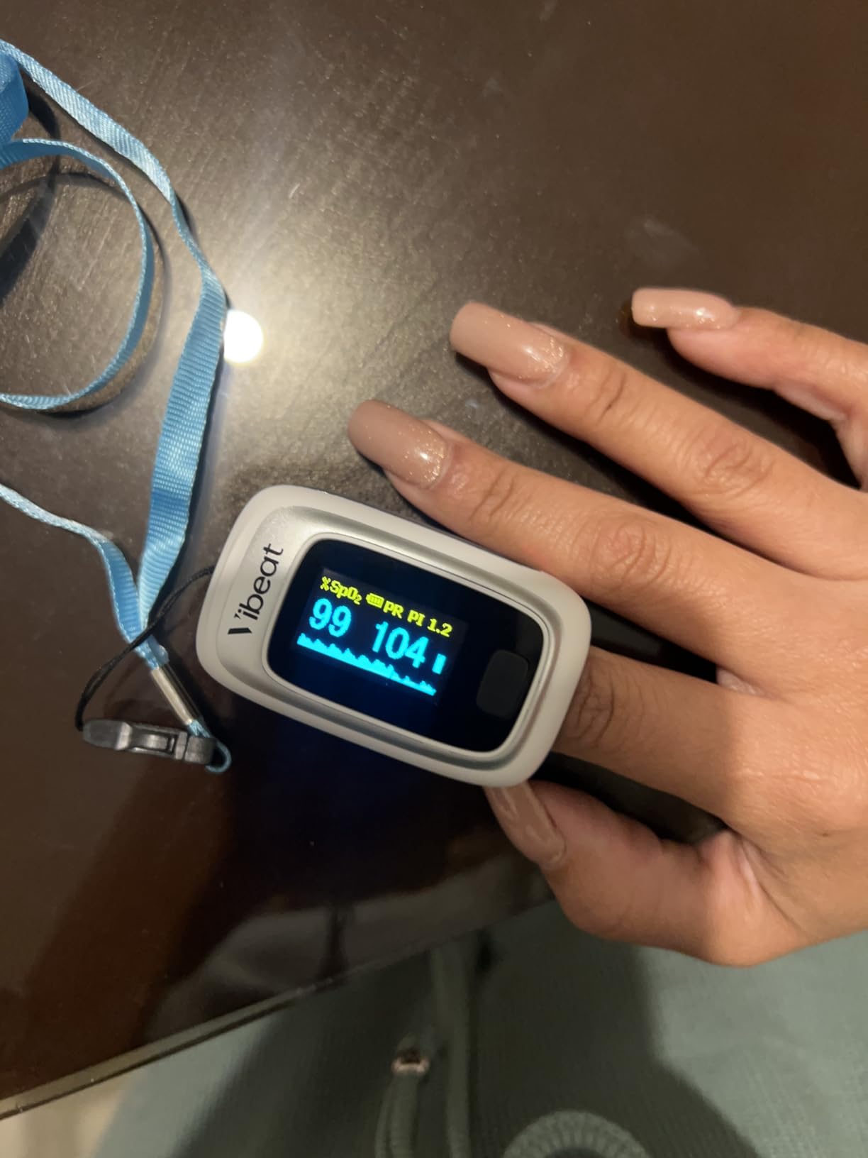 Vibeat Bluetooth Fingertip Pulse Oximeter with Pulse Rate, Blood Oxygen Saturation Monitor | Finger O2 Meter, Batteries and Lanyard Included, Free APP customer photo 1