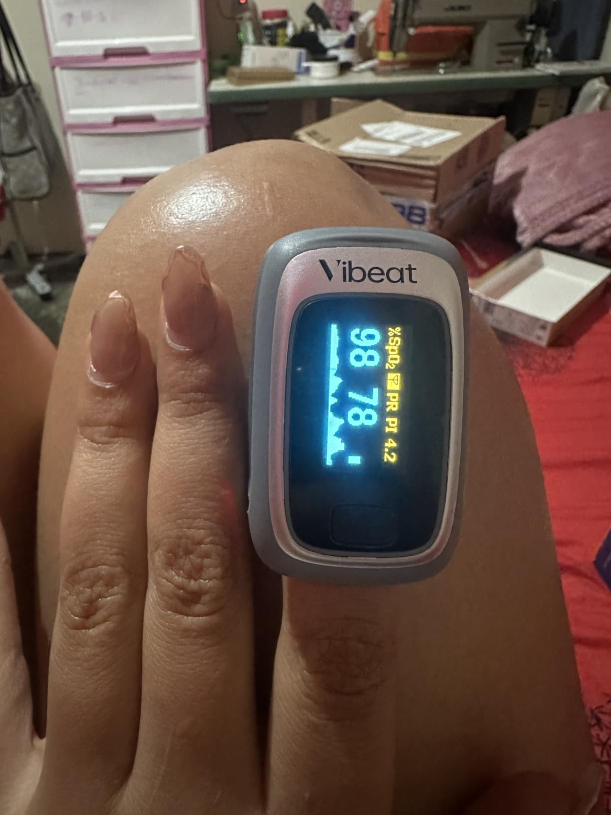 Vibeat Bluetooth Fingertip Pulse Oximeter with Pulse Rate, Blood Oxygen Saturation Monitor | Finger O2 Meter, Batteries and Lanyard Included, Free APP customer photo 2