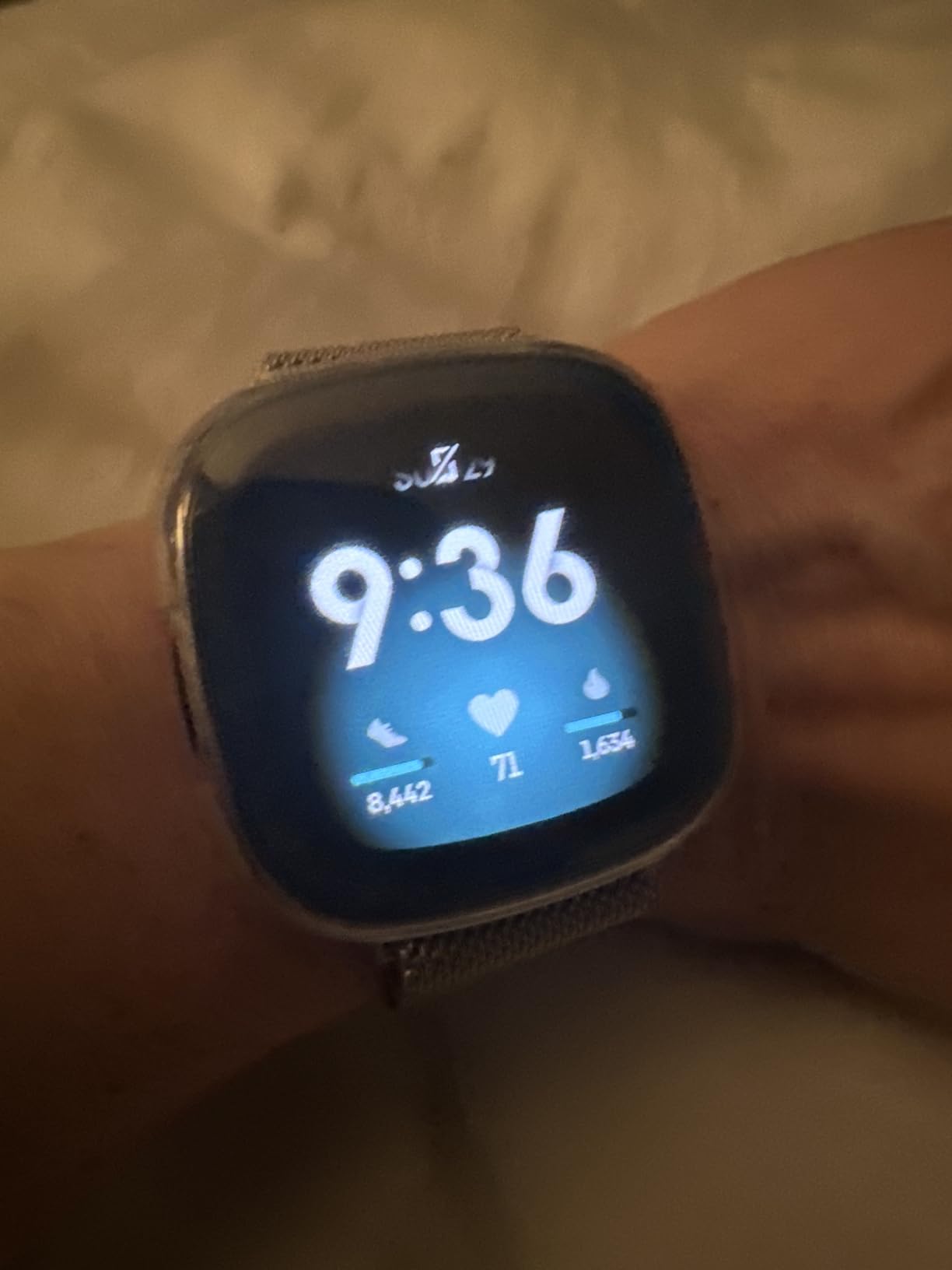 Fitbit Versa 4 Fitness Smartwatch with Daily Readiness, GPS, 24/7 Heart Rate, 40+ Exercise Modes, Sleep Tracking and more, Waterfall Blue/Platinum customer photo 1