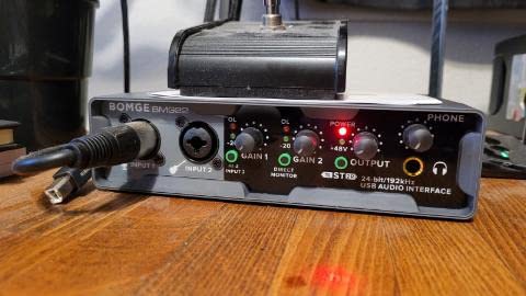 BOMGE USB Audio Interface(32bit/192 kHz) with XLR,phantom power,Direct Monitoring,Loopback for PC Recording,Streaming,Guitarist,Vocalist and Podcasting customer photo 2