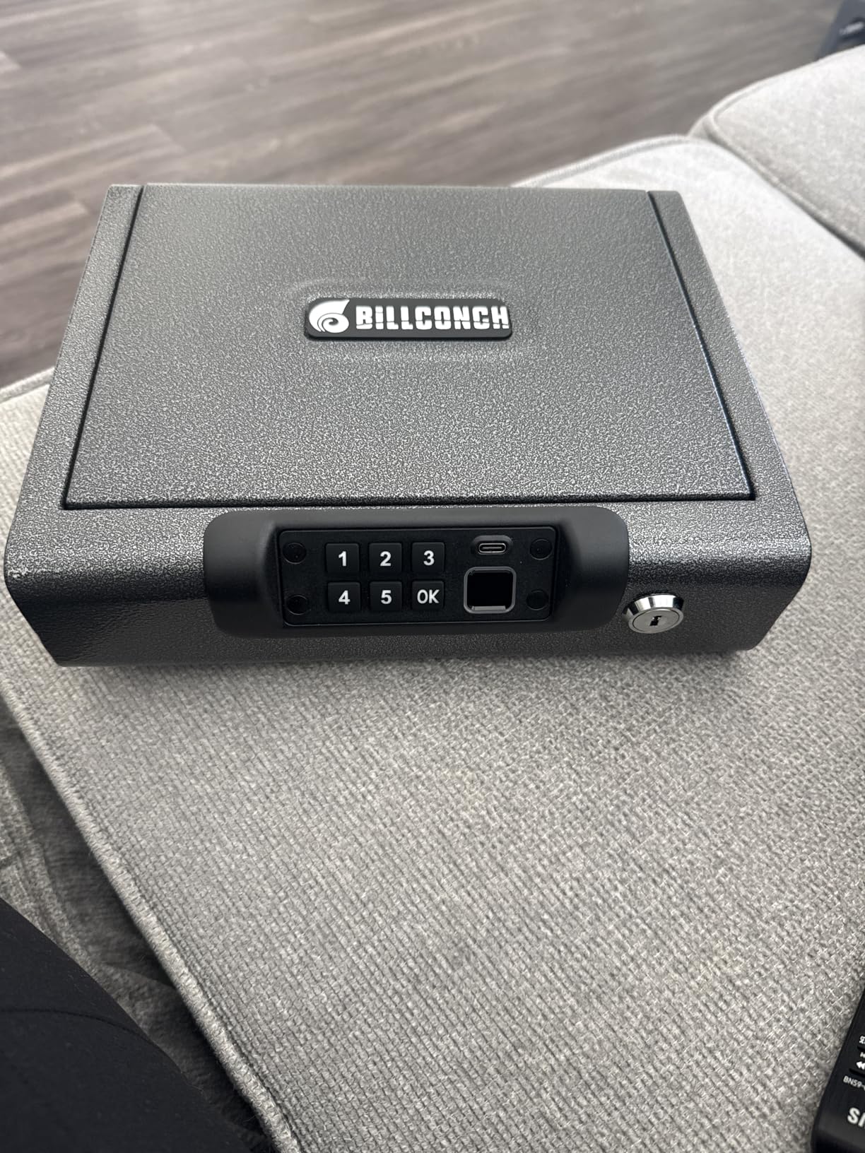 BILLCONCH Biometric Gun Safe for Pistols - 3-Ways Unlock Fingerprint/Digital PIN/Key Handgun Safe for Car and Nightstand customer photo 1