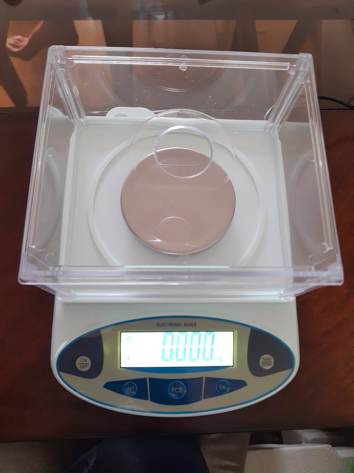 FOUR E'S SCIENTIFIC Lab Scale 500g x 0.001g Accuracy - High Precision Laboratory Analytical Balance with Windshield Digital Scientific Scale Jewelry/Kitchen Scale customer photo 2