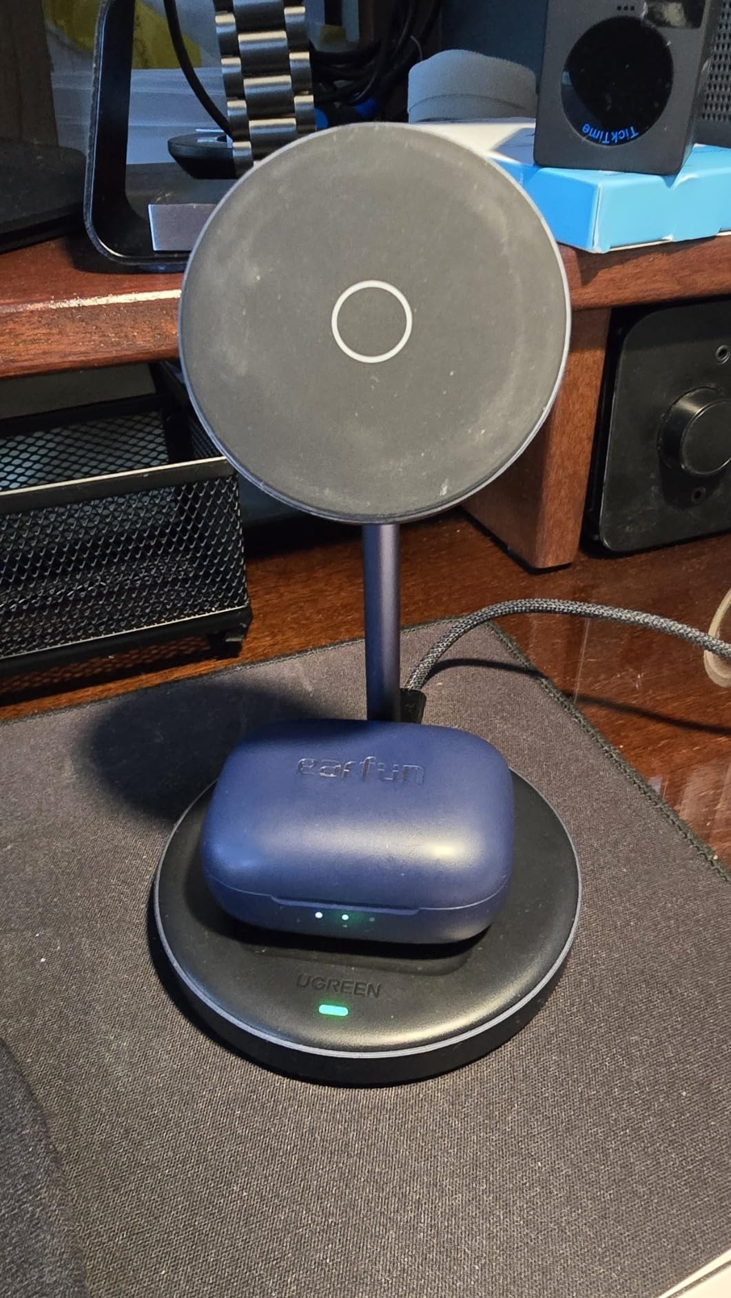 UGREEN MagFlow 2-in-1 Magnetic Wireless Charging Stand, Fast Wireless Charger for iPhone and AirPods customer photo 2