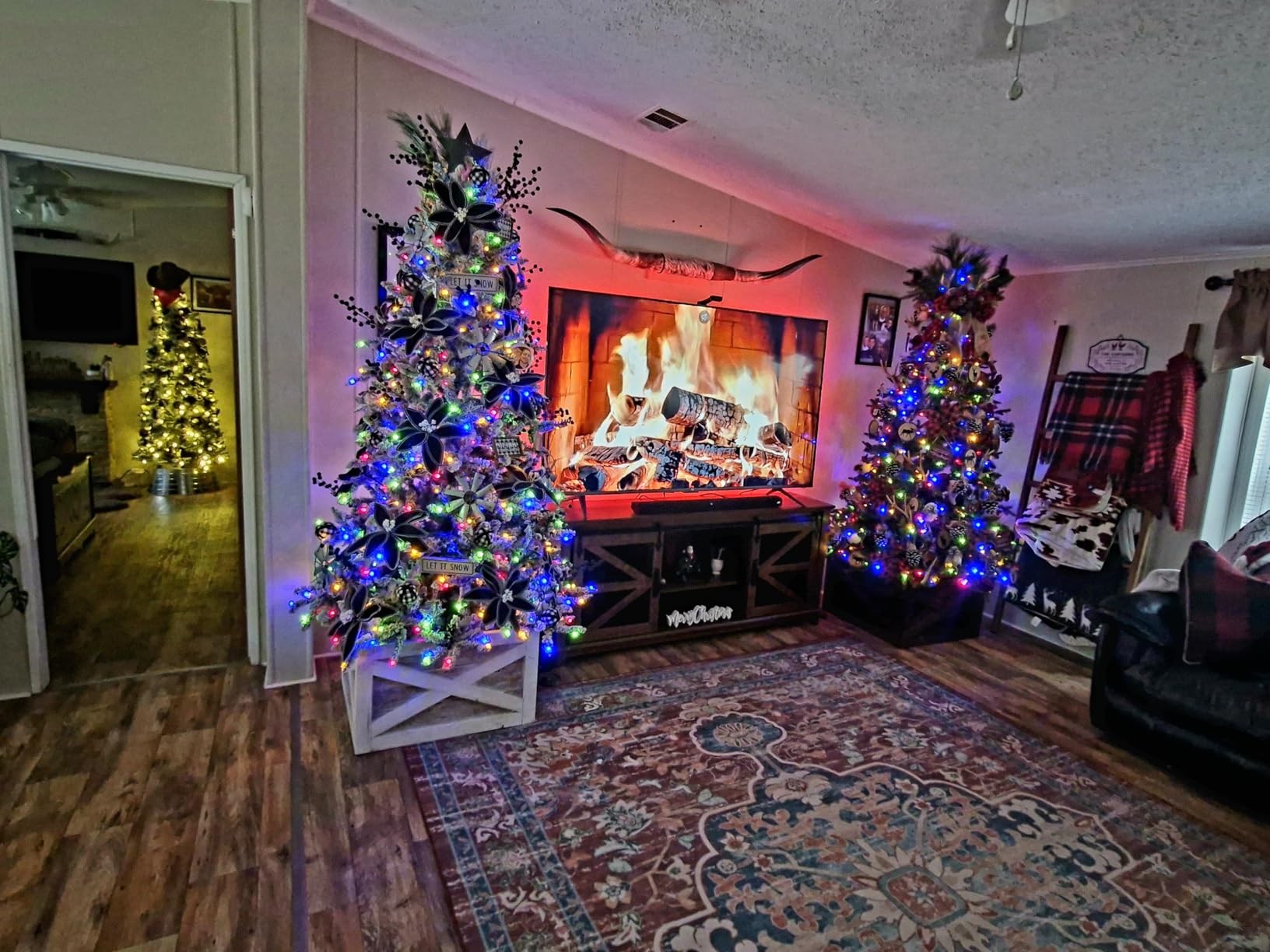 Govee Envisual TV Backlight T2 with Dual Cameras, 16.4ft RGBIC Wi-Fi LED Backlights for 75-85 inch TVs customer photo 2