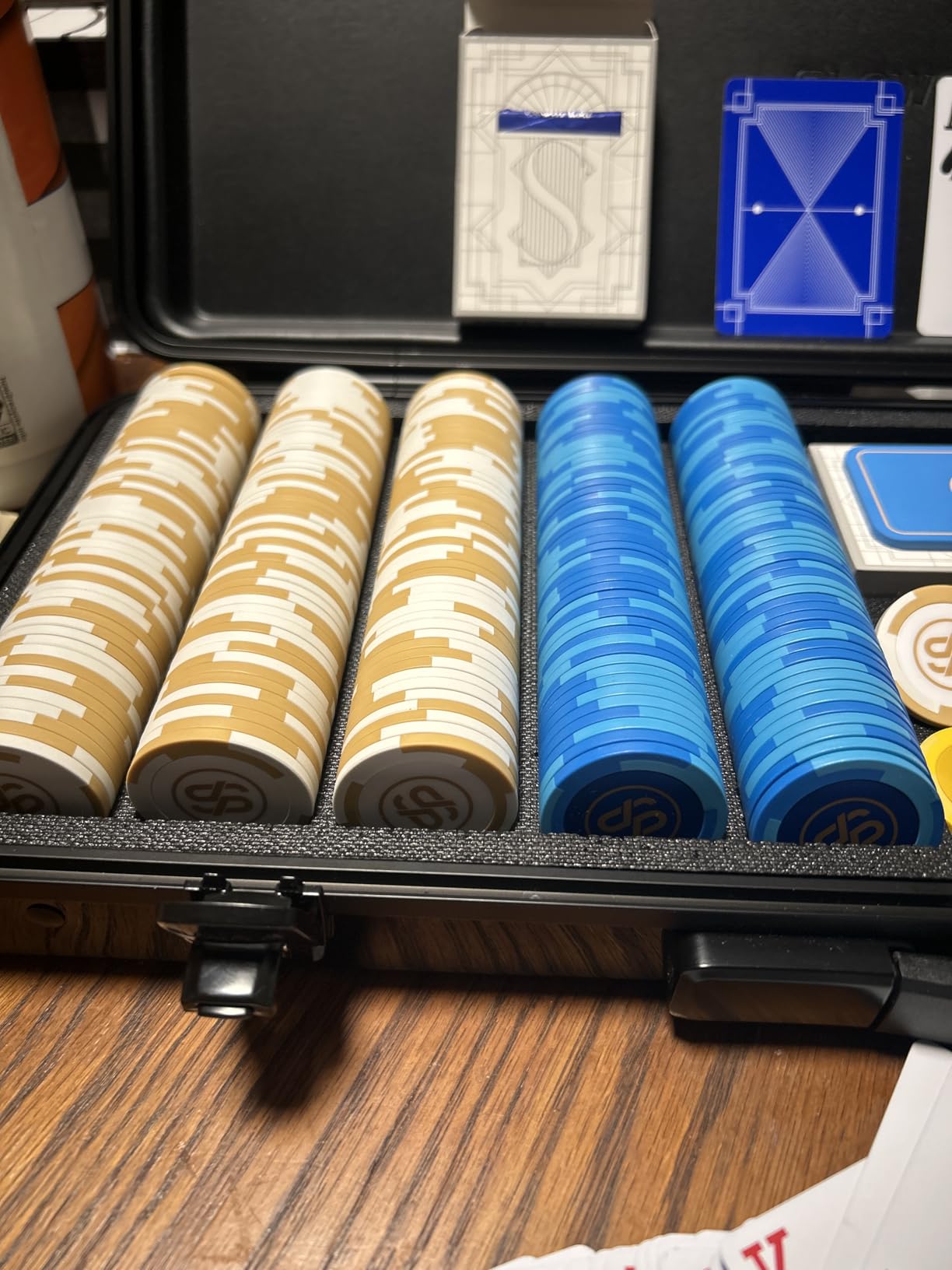 SLOWPLAY Godel 14g Clay Poker Chips Set for Texas Hold'em, 500 PCS [with Numbered Values] Features a High-end Chip case with Extra Durable German Polycarbonate Shell customer photo 2