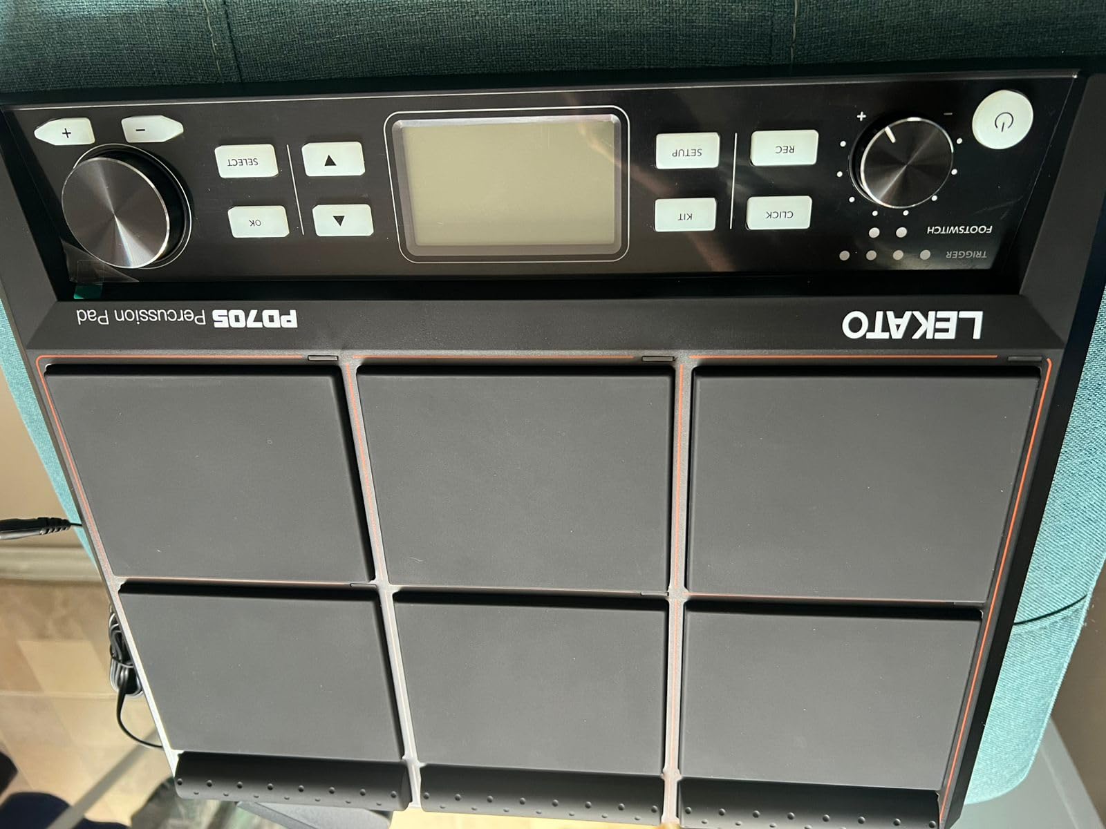 LEKATO Percussion Sample Pad, Electric Drum Pad with 9 Velocity-Sensitive Drum Pad, 592+ Sounds, Electronic Drum Set Pad Multipad with MIDI out, USB MIDI, AUX, Looper, Metronome, Trigger inputs customer photo 1